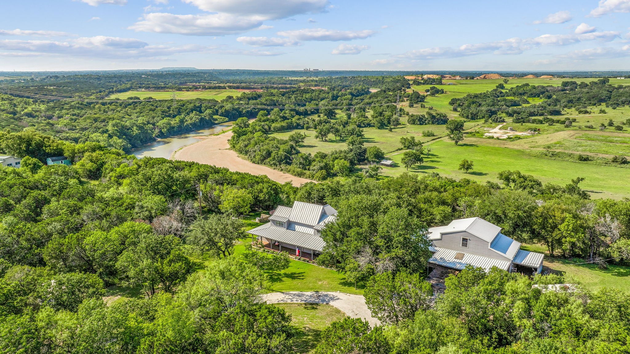 1433 County Road 306a