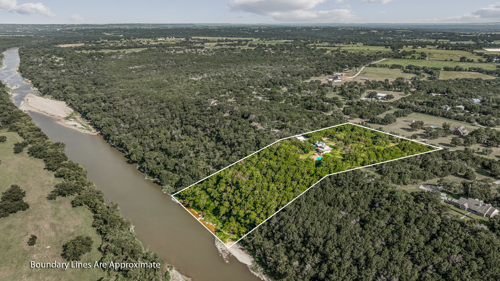1433 County Road 306a
