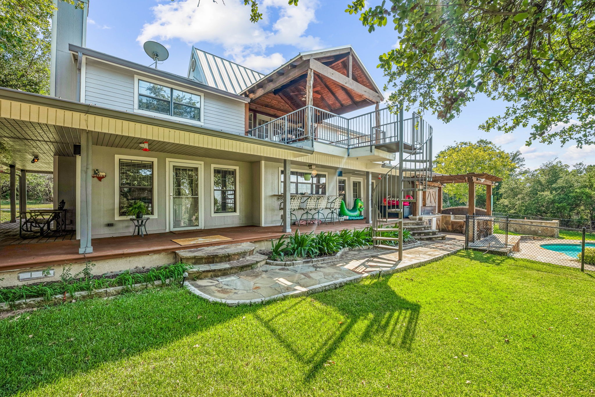1433 County Road 306a