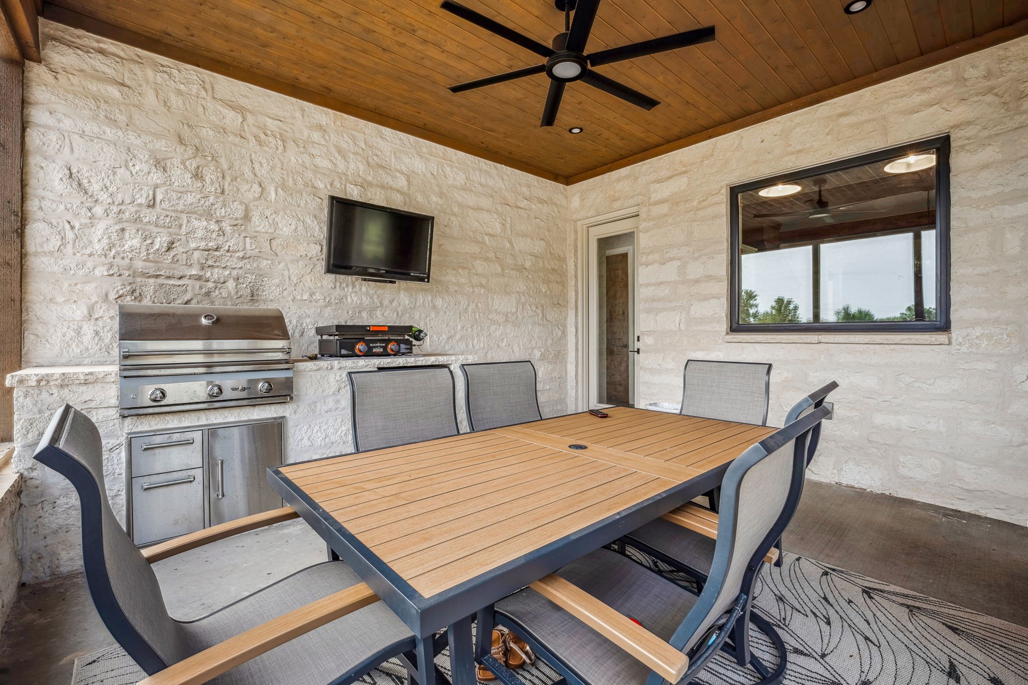 2401 Spirit Court