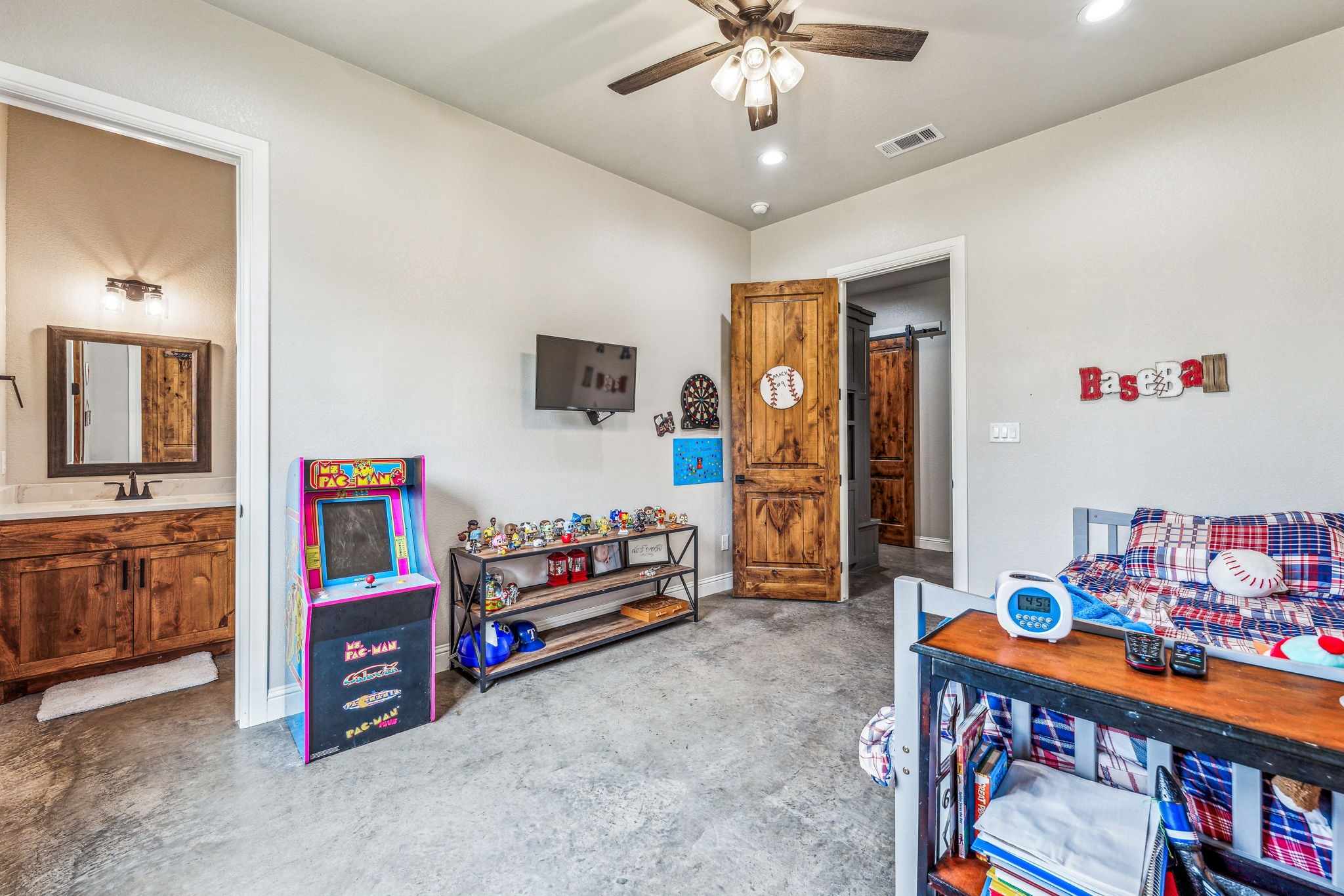 2401 Spirit Court