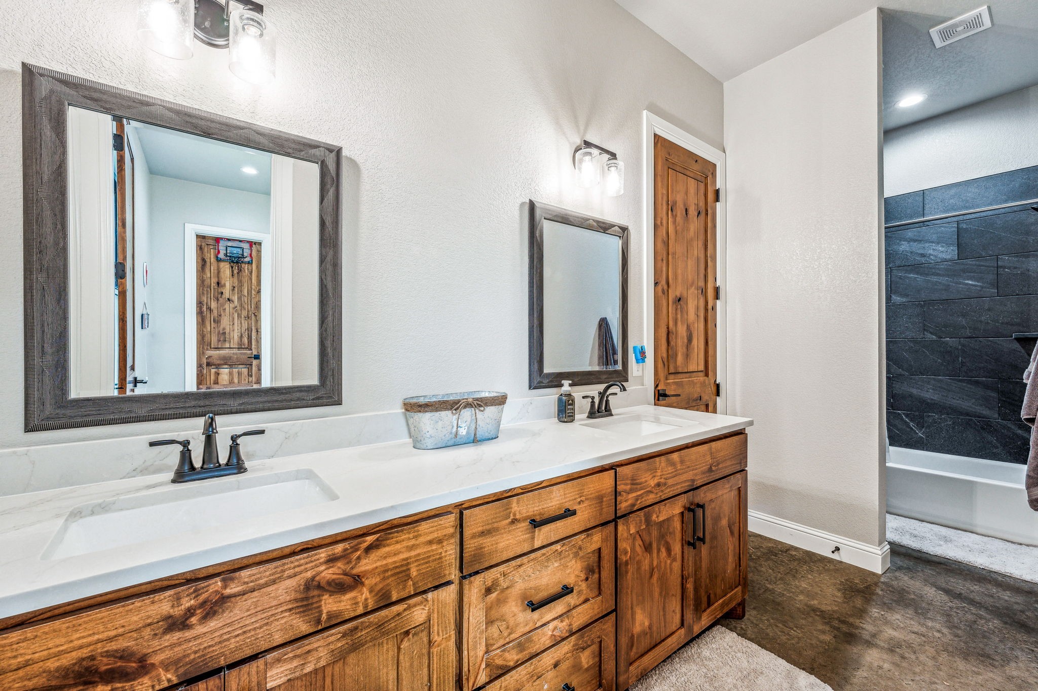 2401 Spirit Court