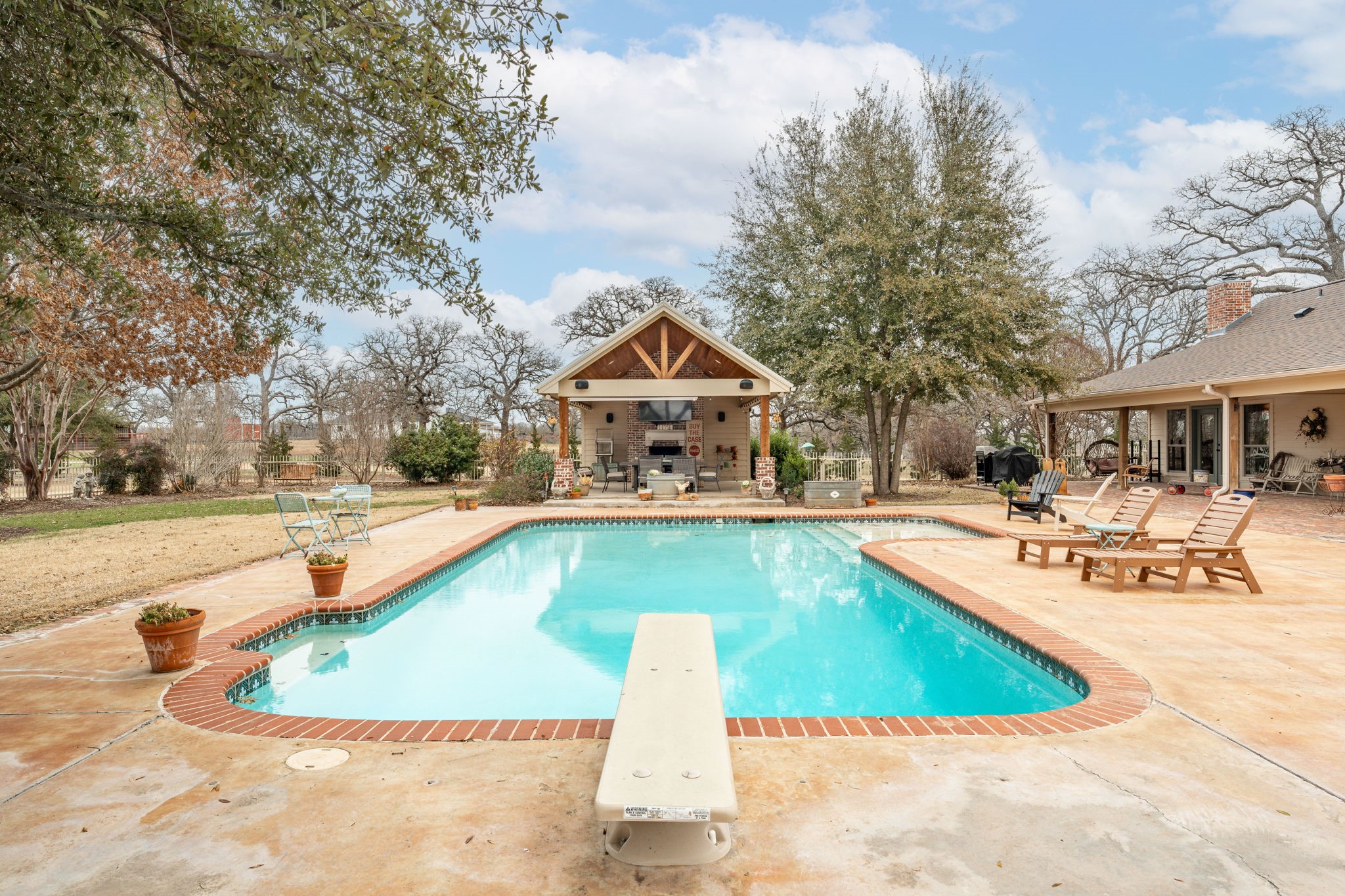2894 Ranger Highway