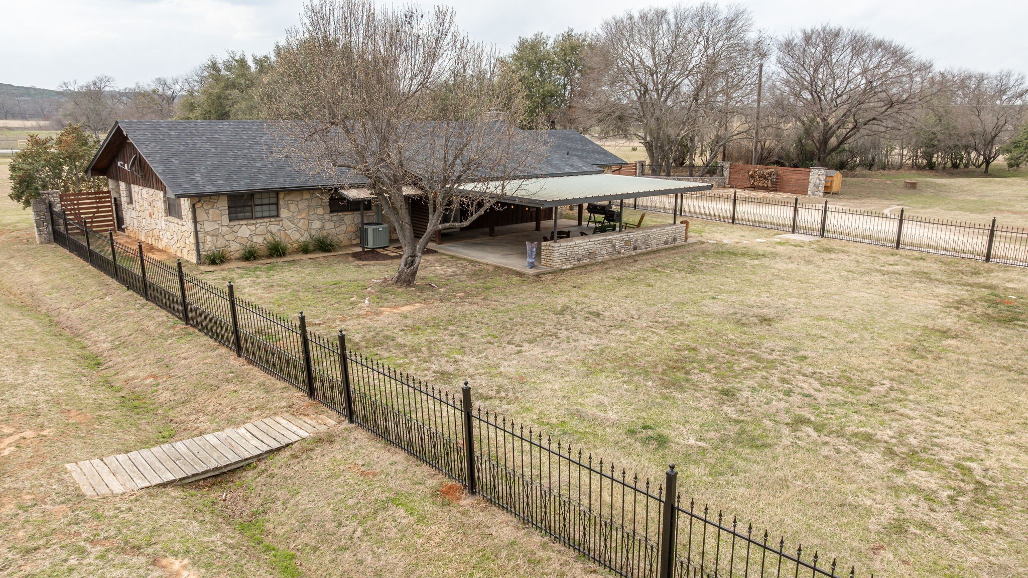 2622 N Highway 144