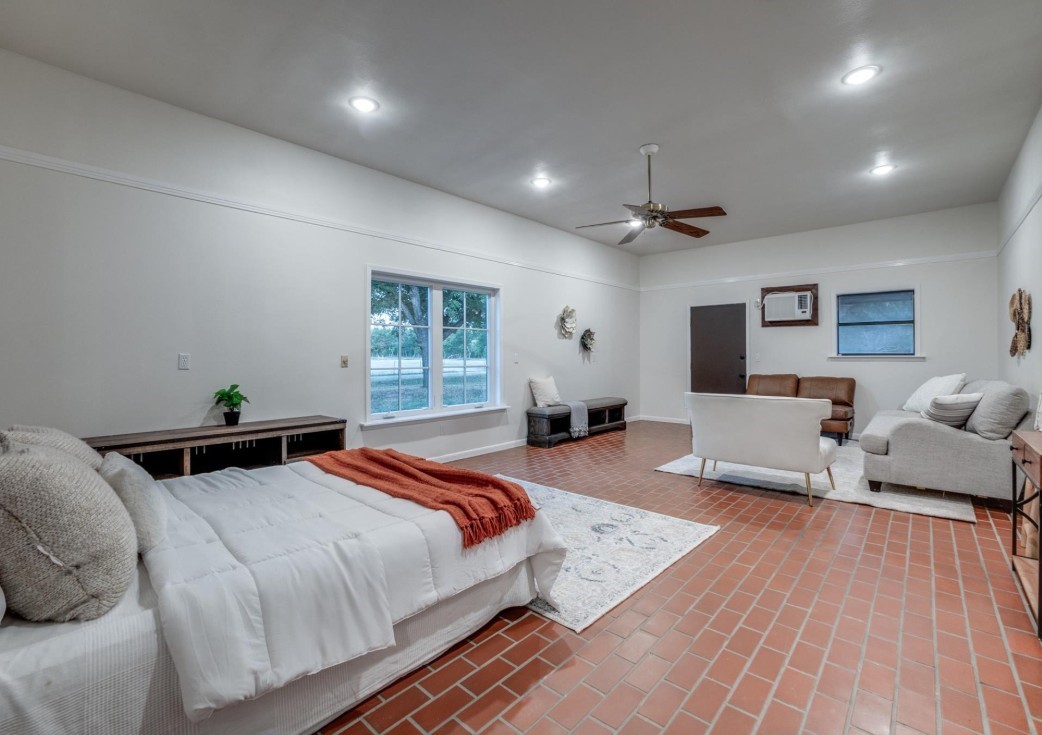 2622 N Highway 144