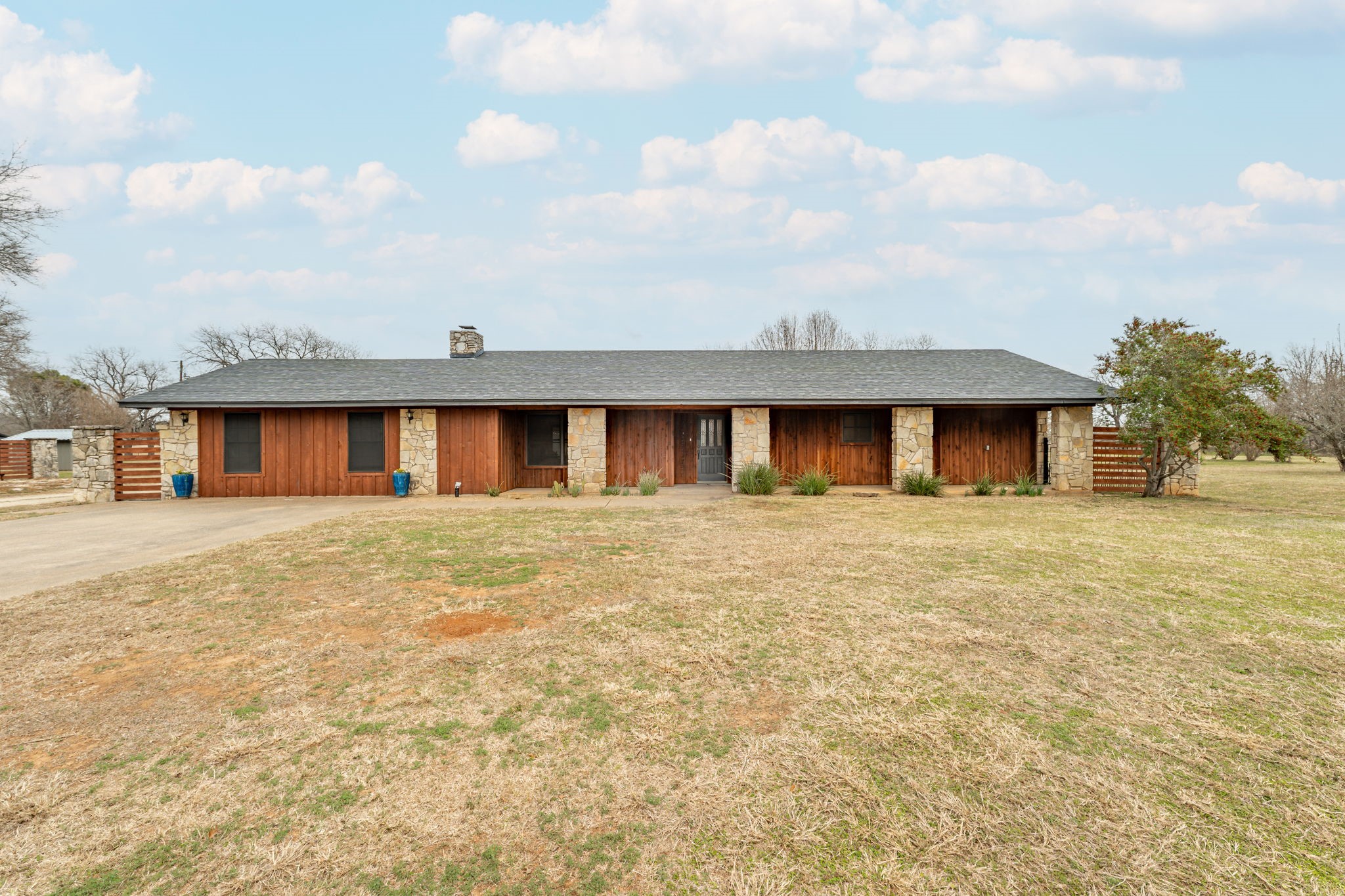2622 N Highway 144