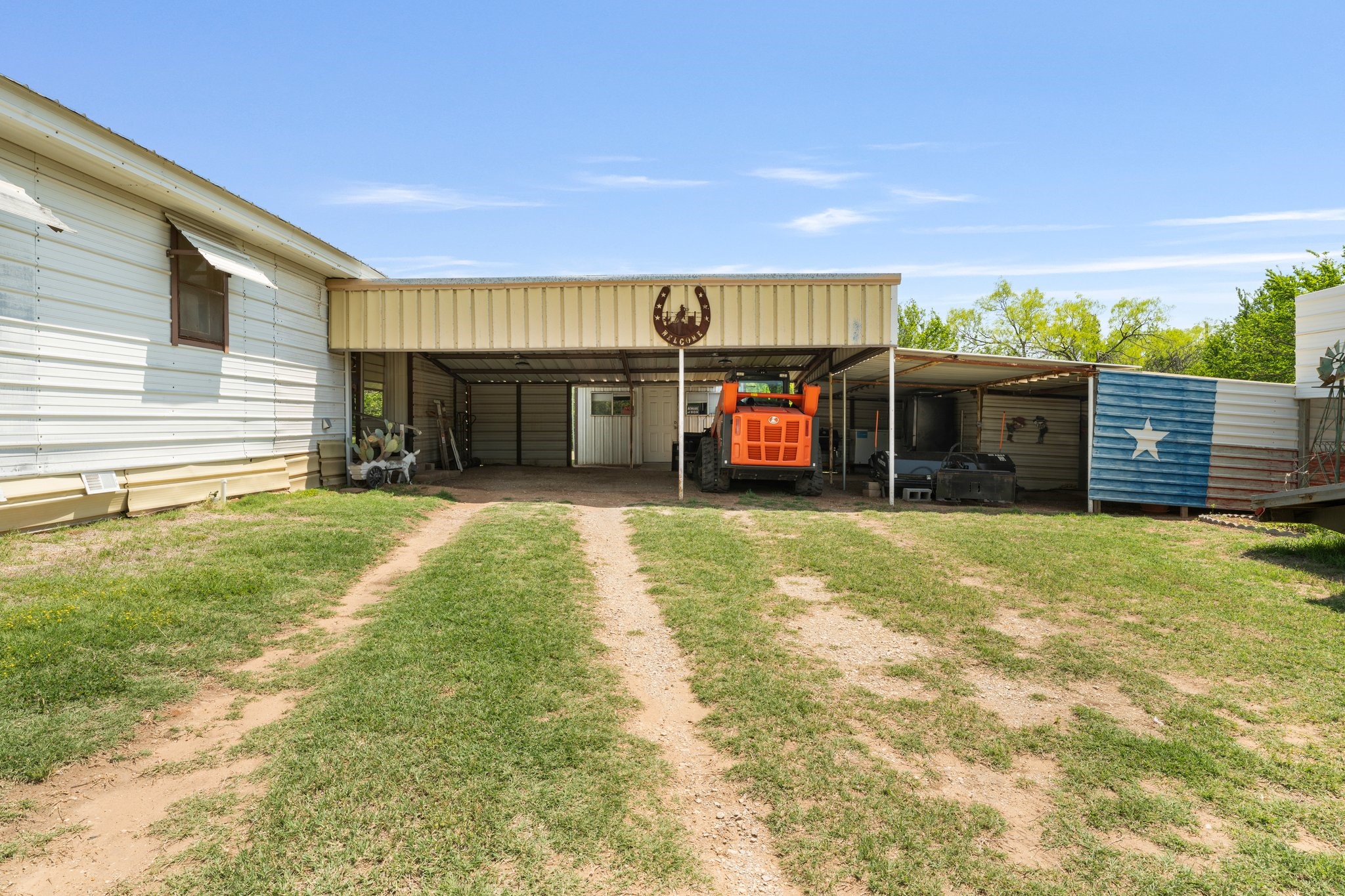 4820 N Highway 281
