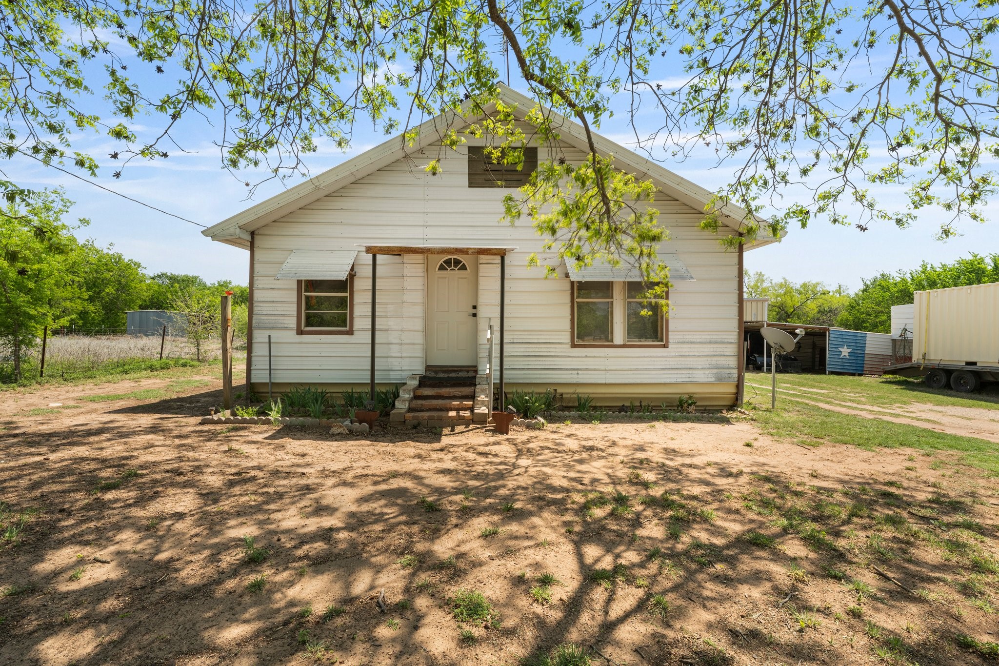 4820 N Highway 281