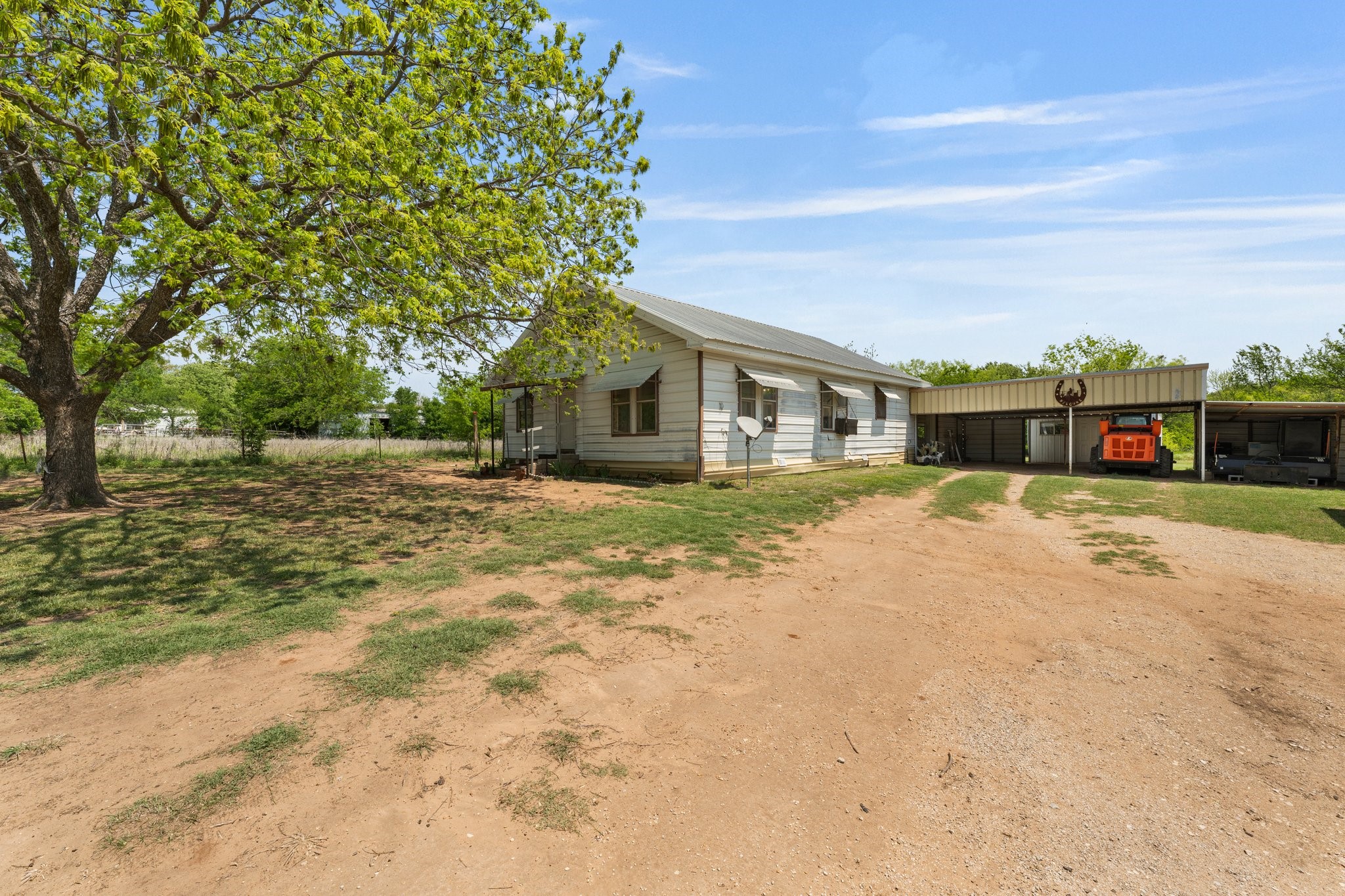4820 N Highway 281