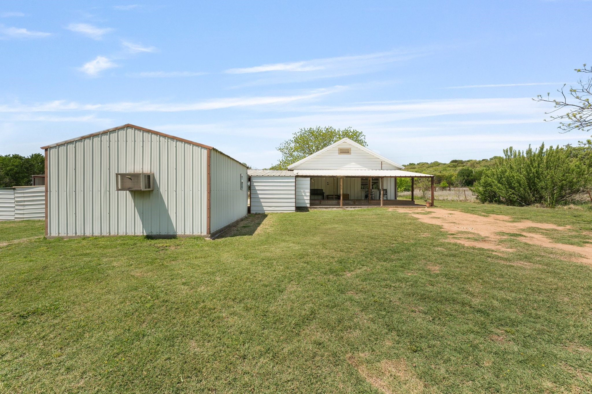 4820 N Highway 281