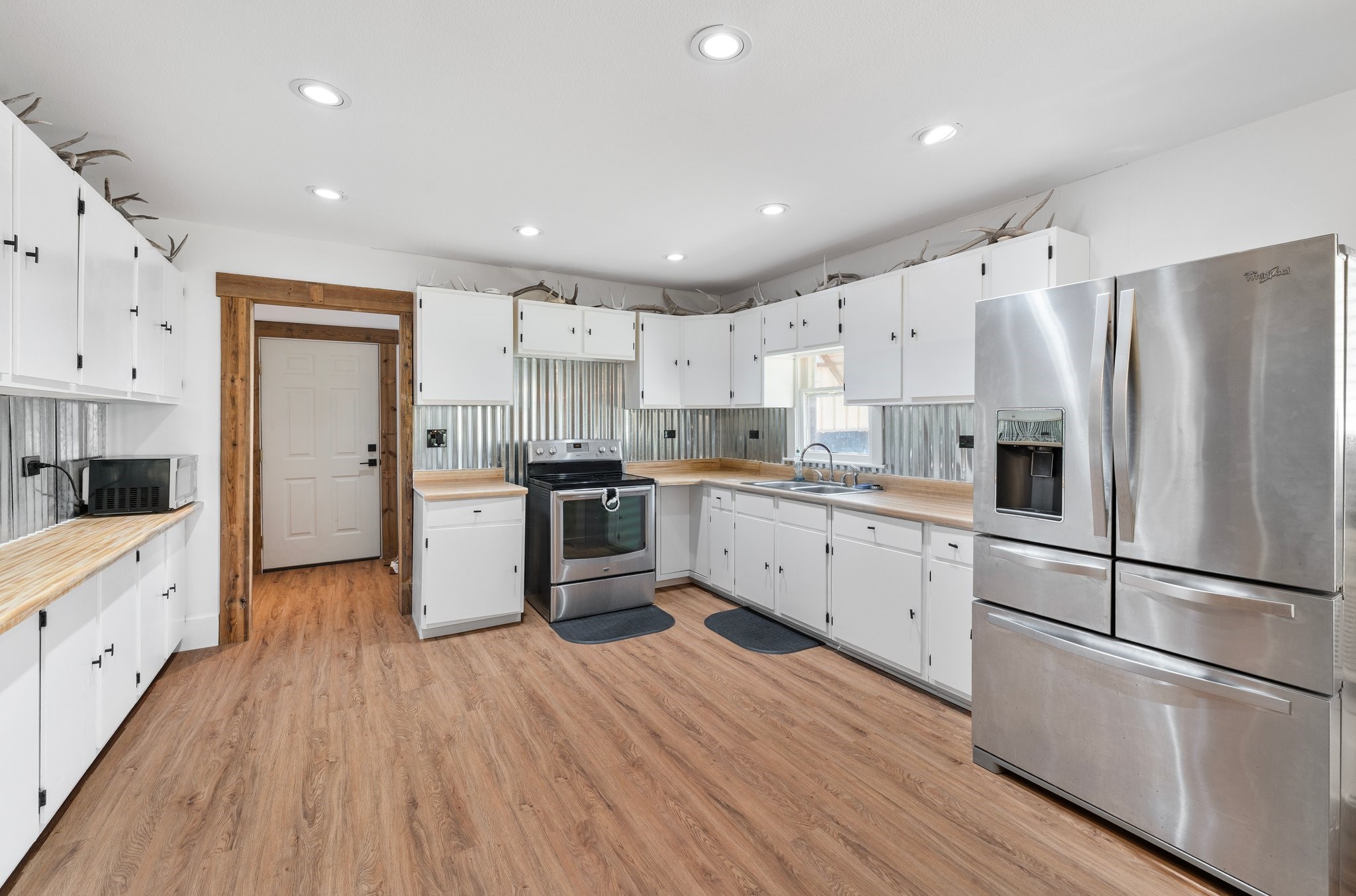 4820 N Highway 281