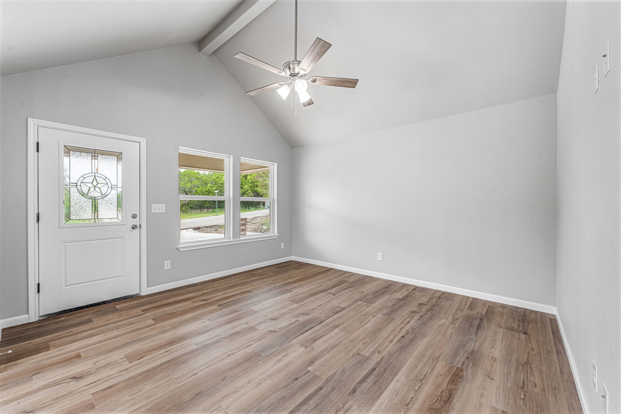 915 Comanche Cove Drive