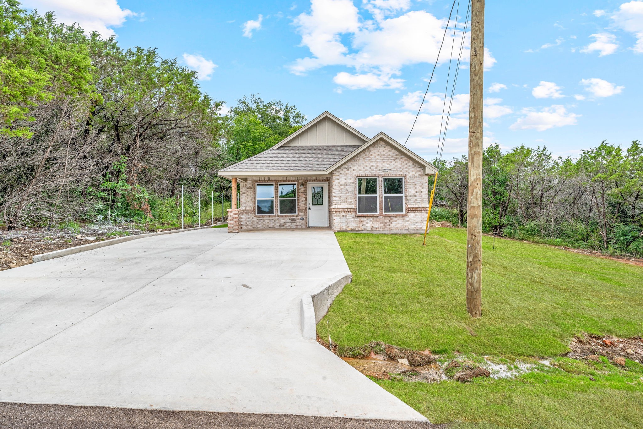 915 Comanche Cove Drive