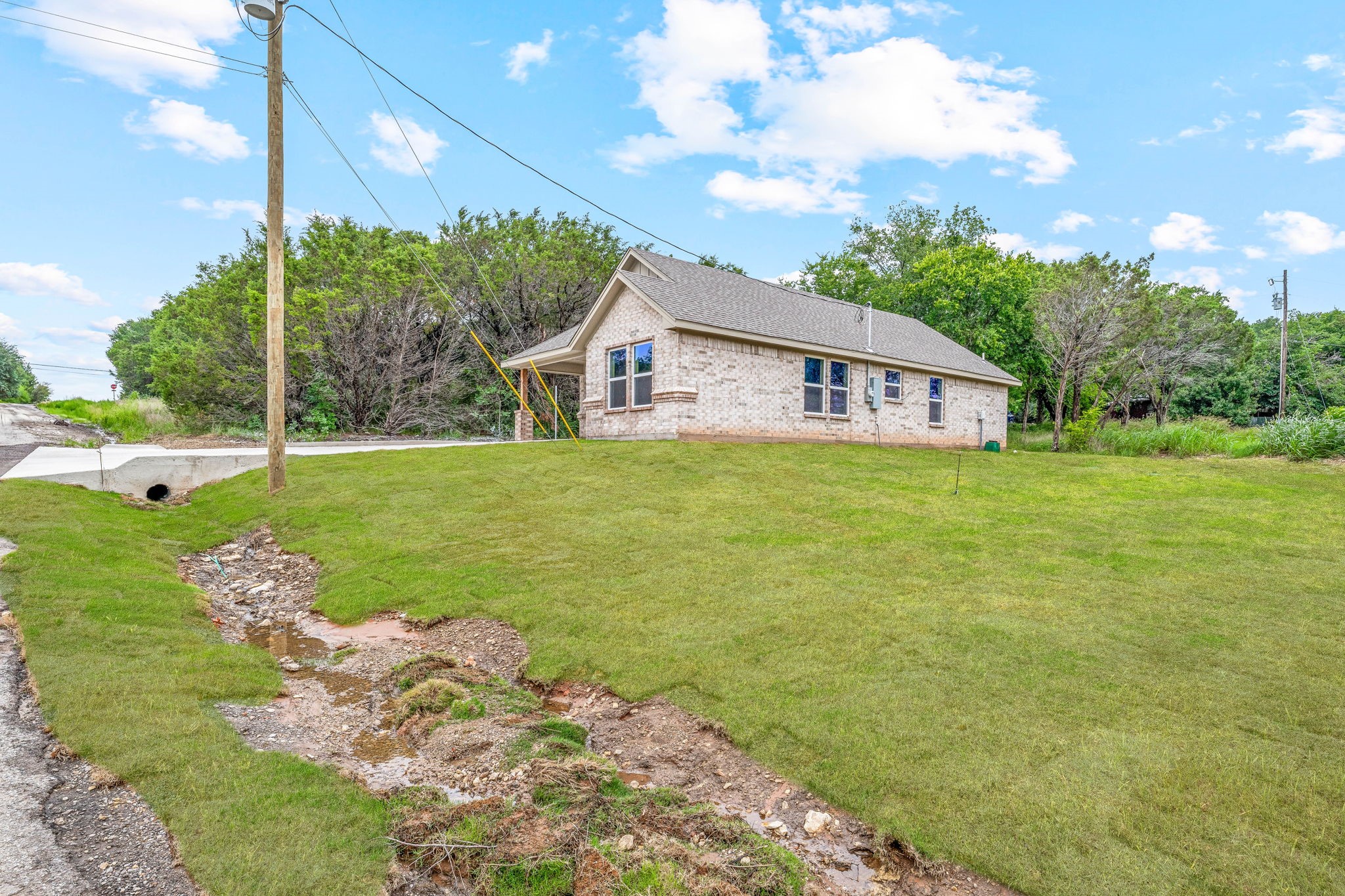 915 Comanche Cove Drive