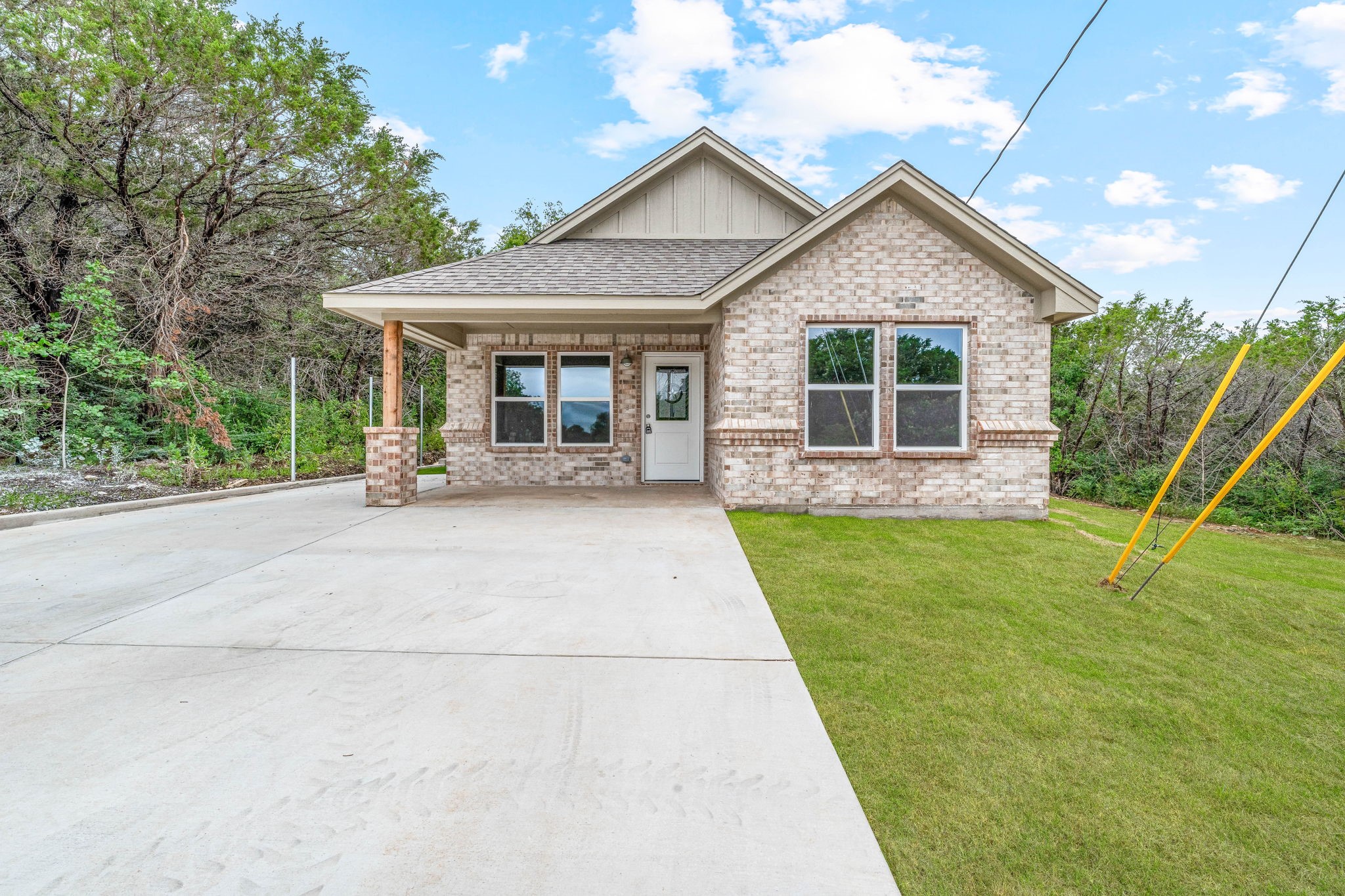 915 Comanche Cove Drive