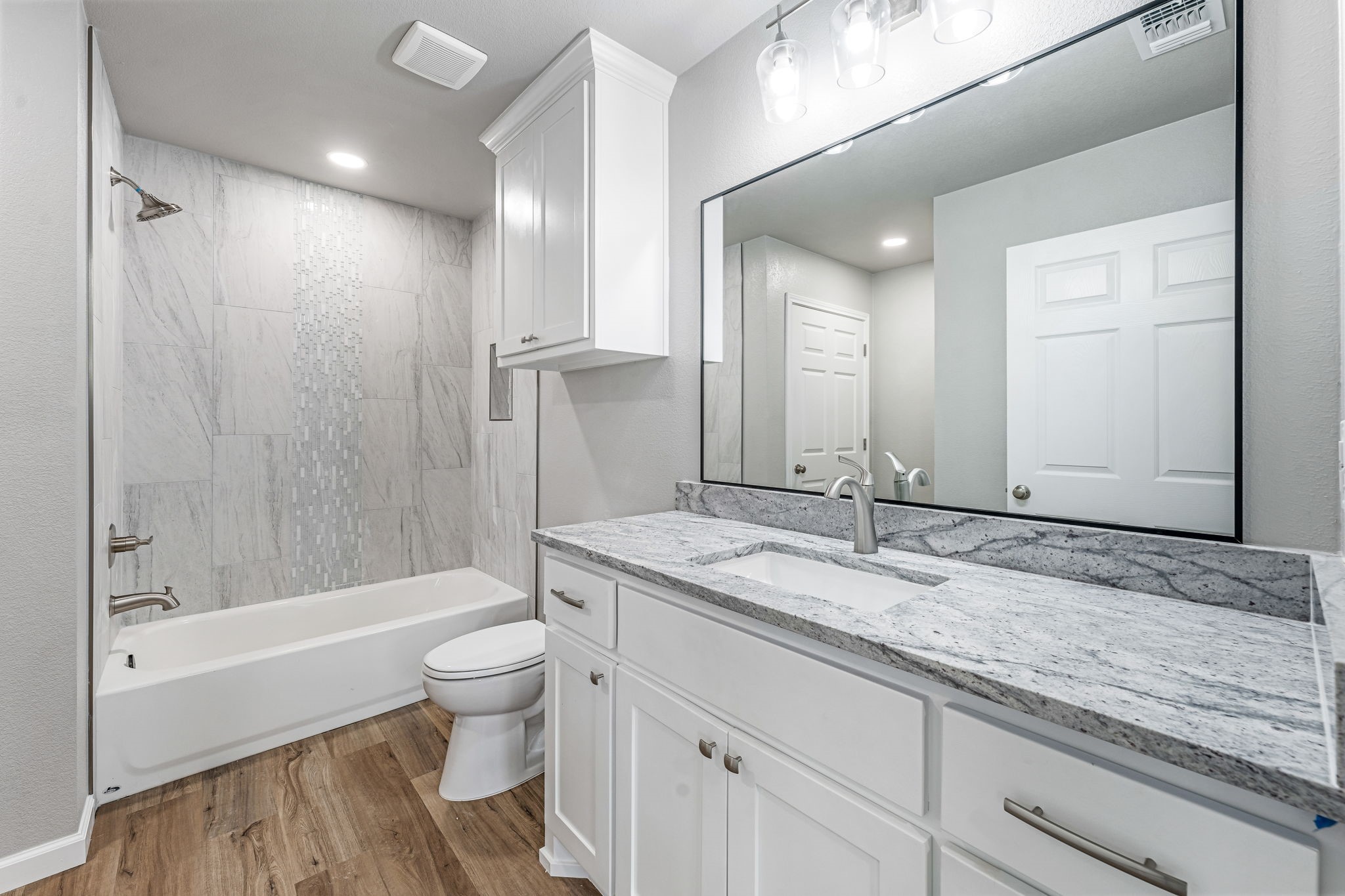 915 Comanche Cove Drive