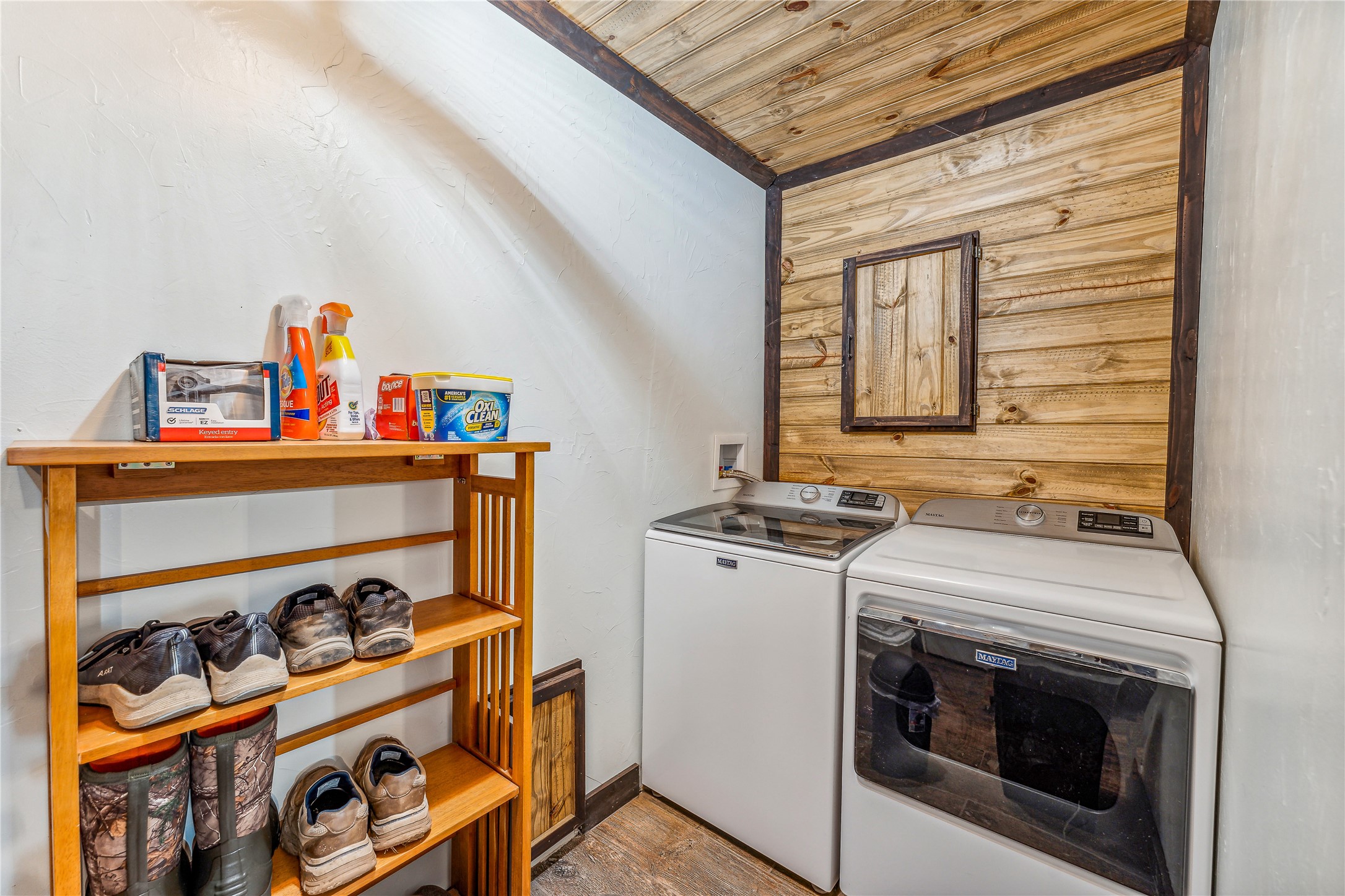 2283 US Highway 281 N