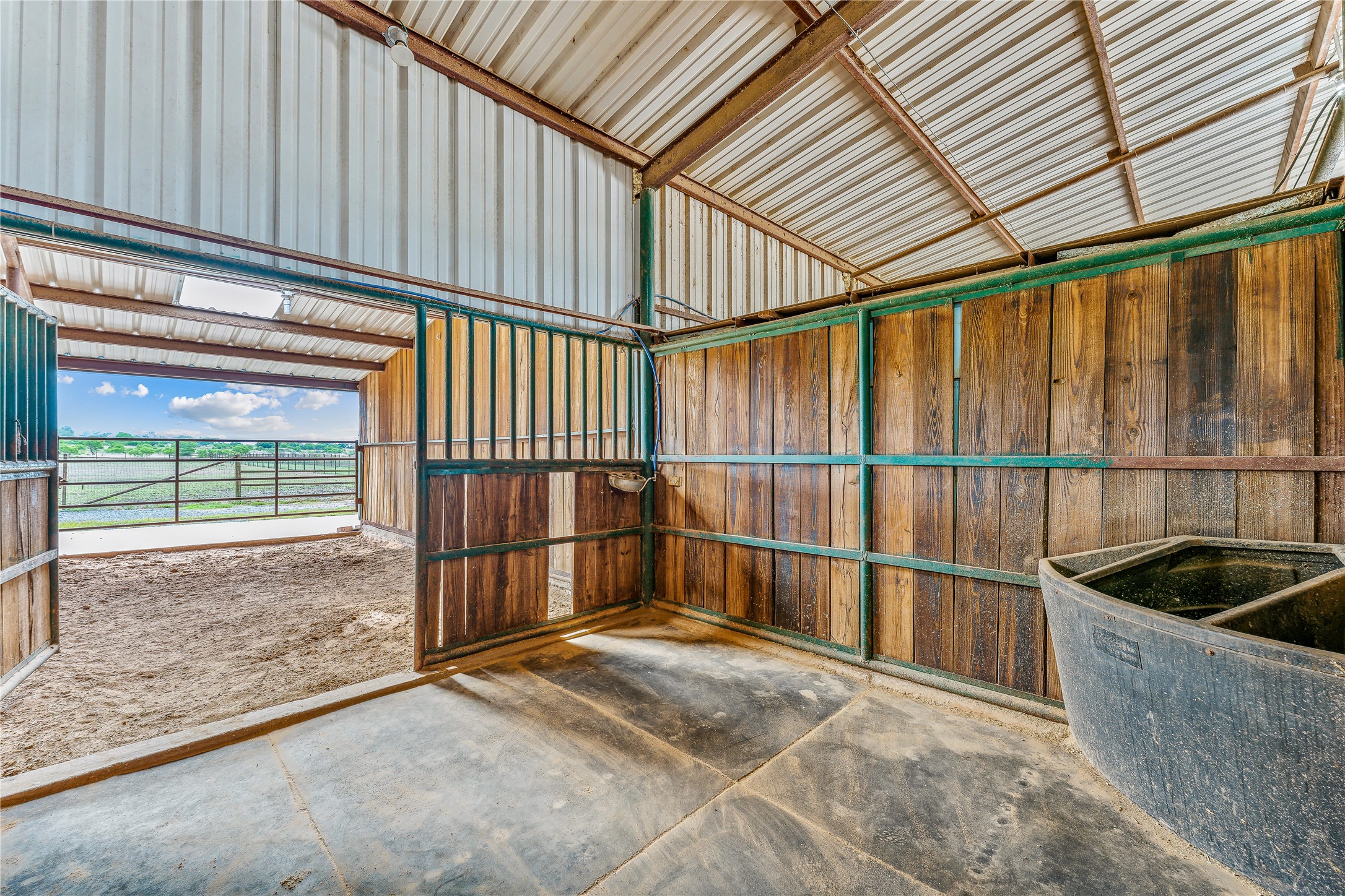 2283 US Highway 281 N