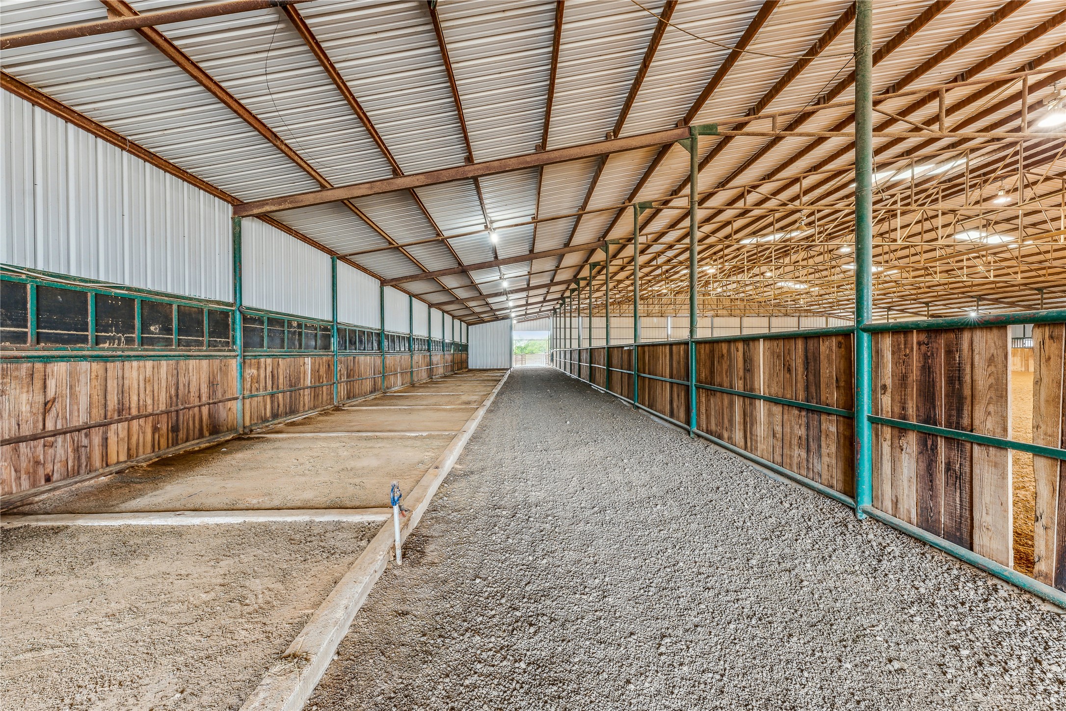 2283 US Highway 281 N