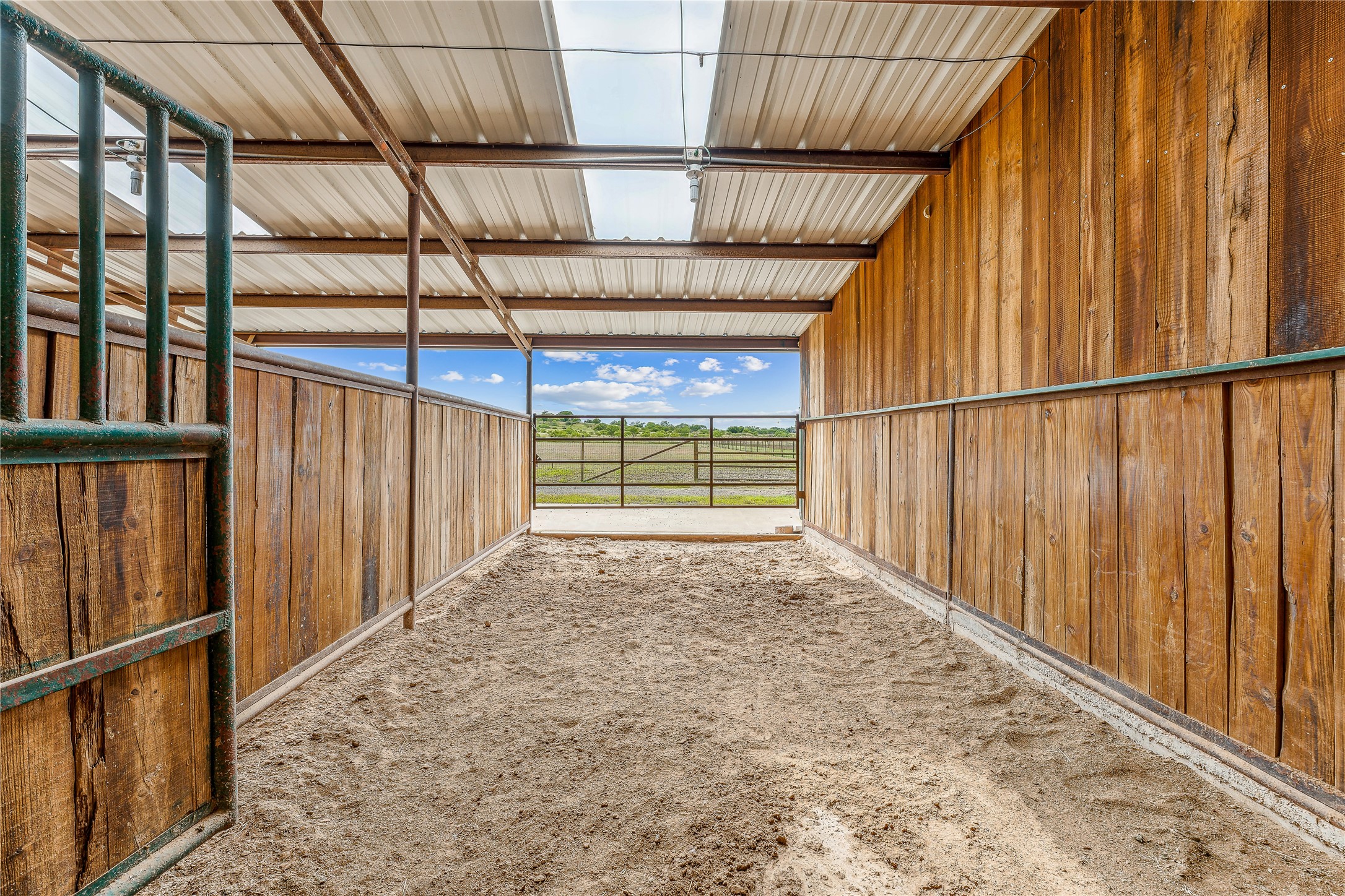 2283 US Highway 281 N