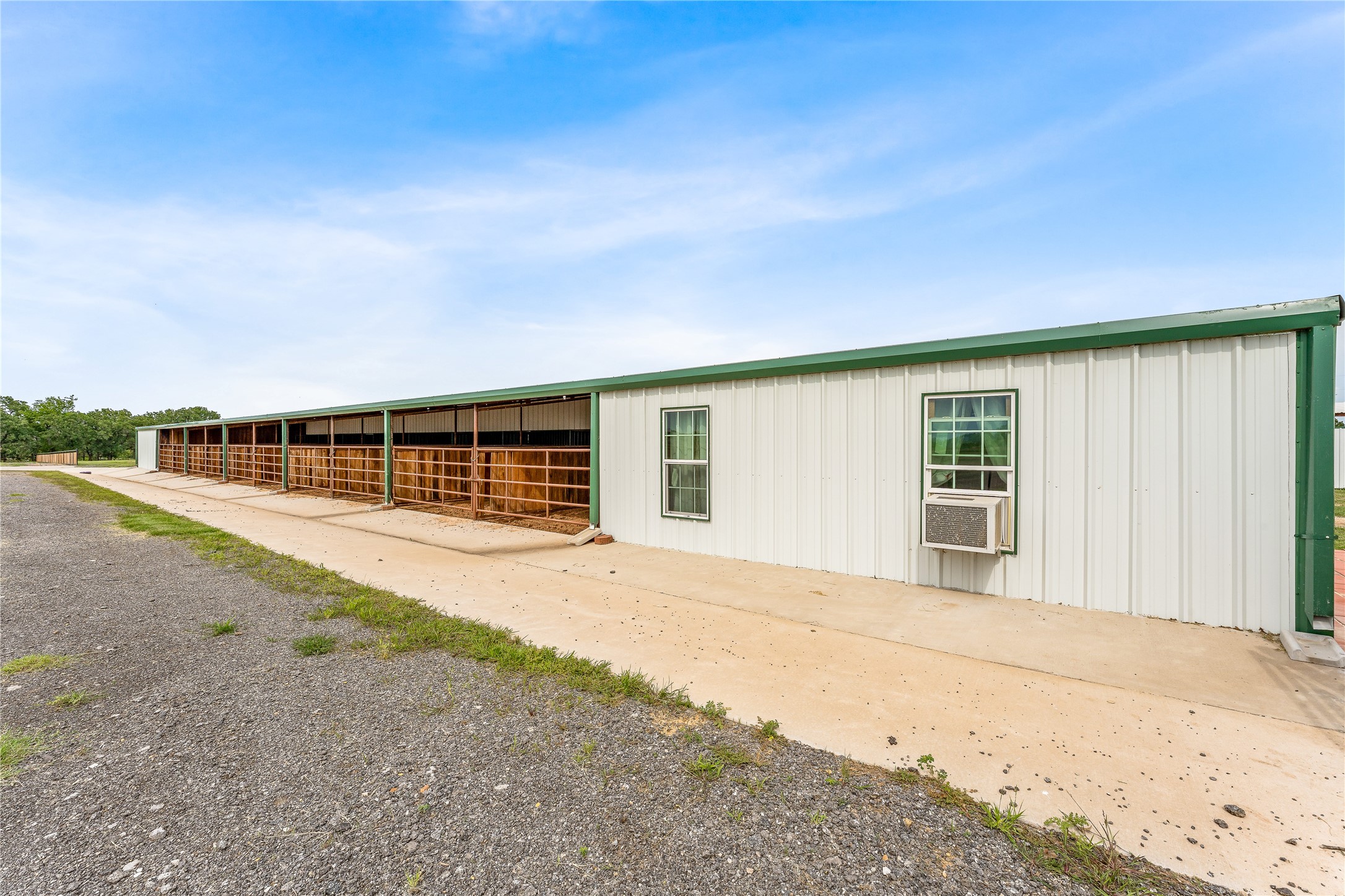 2283 US Highway 281 N