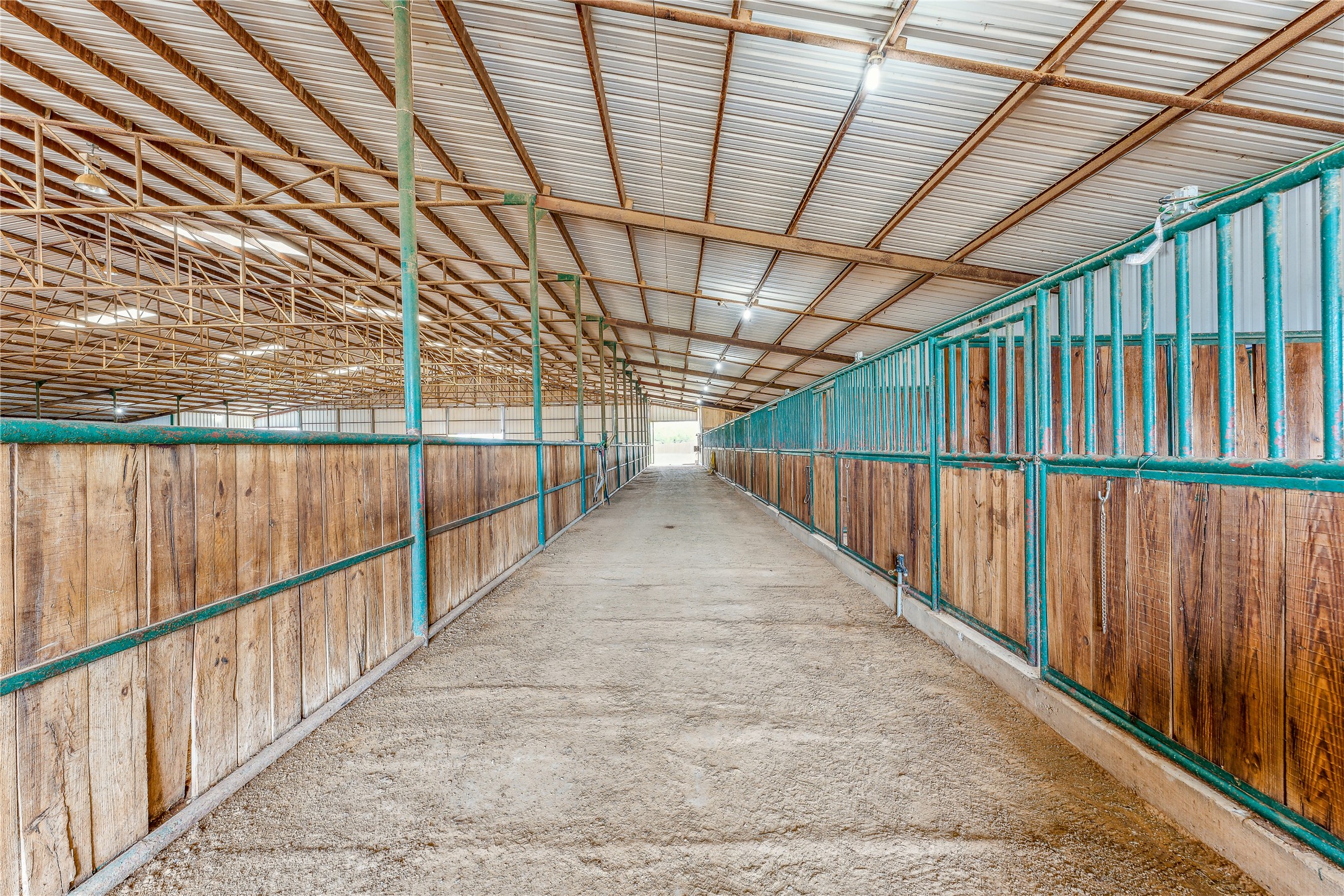 2283 US Highway 281 N