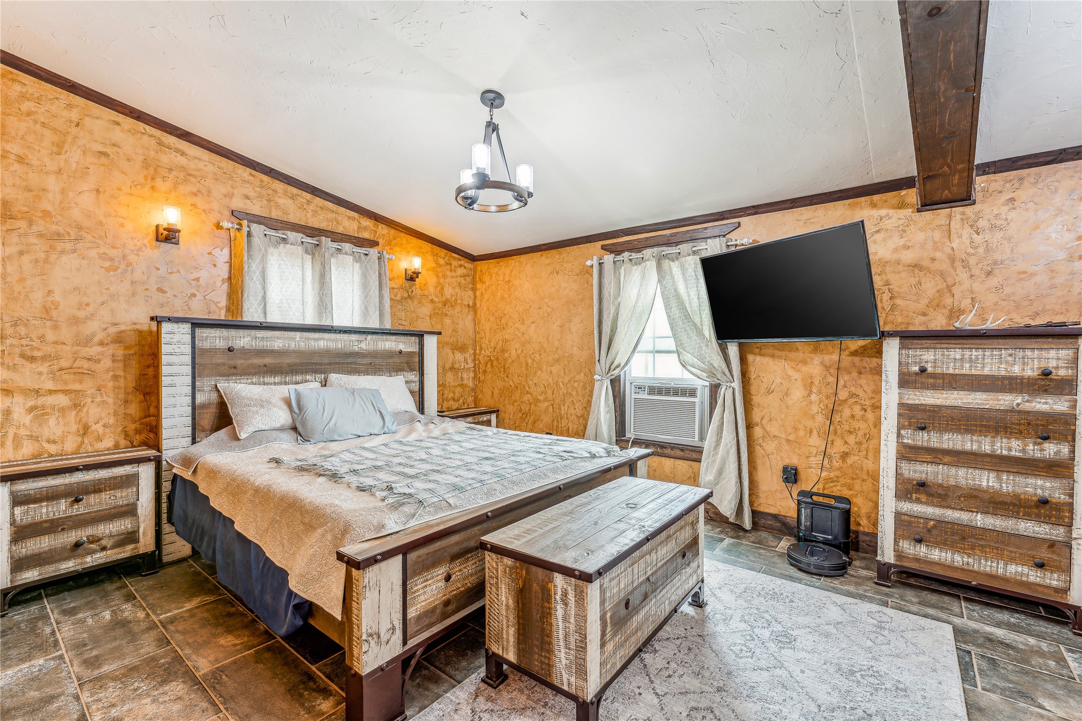 2283 US Highway 281 N