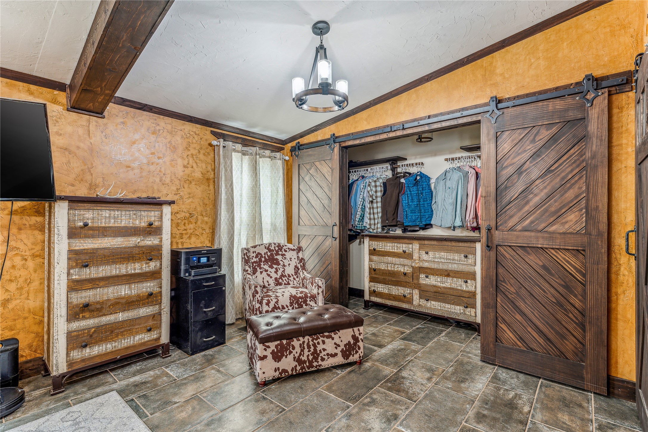 2283 US Highway 281 N