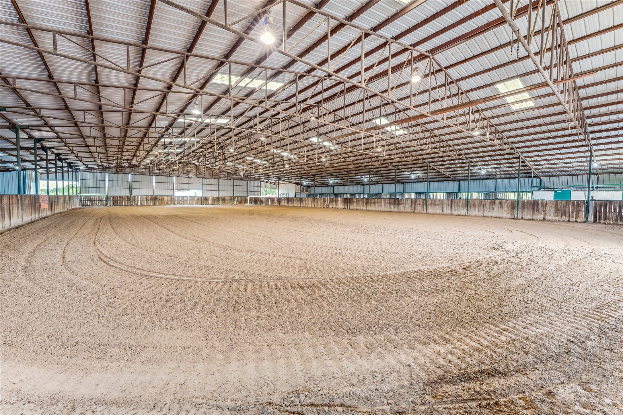 2283 US Highway 281 N