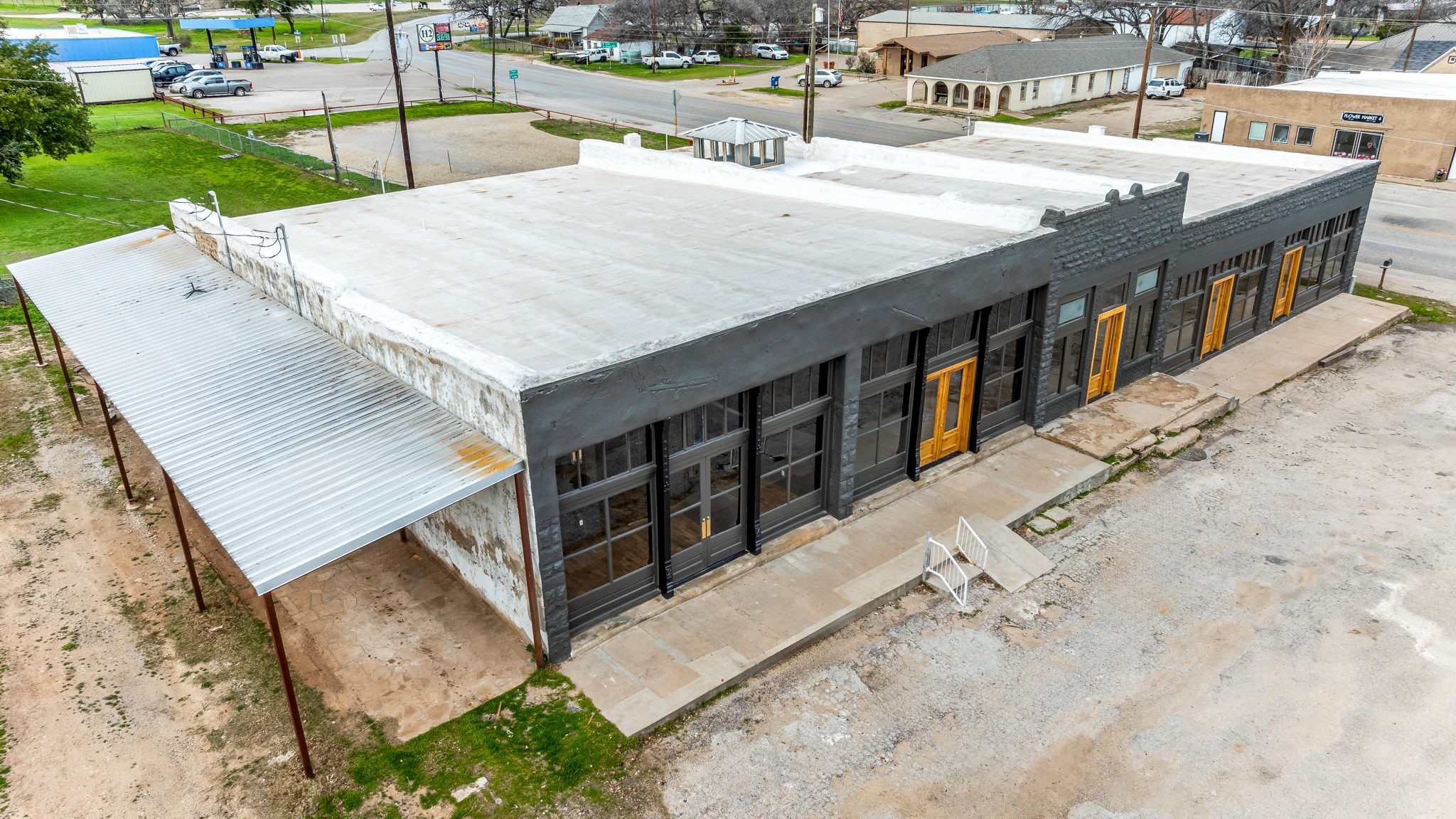 104 S Kickapoo Street 200