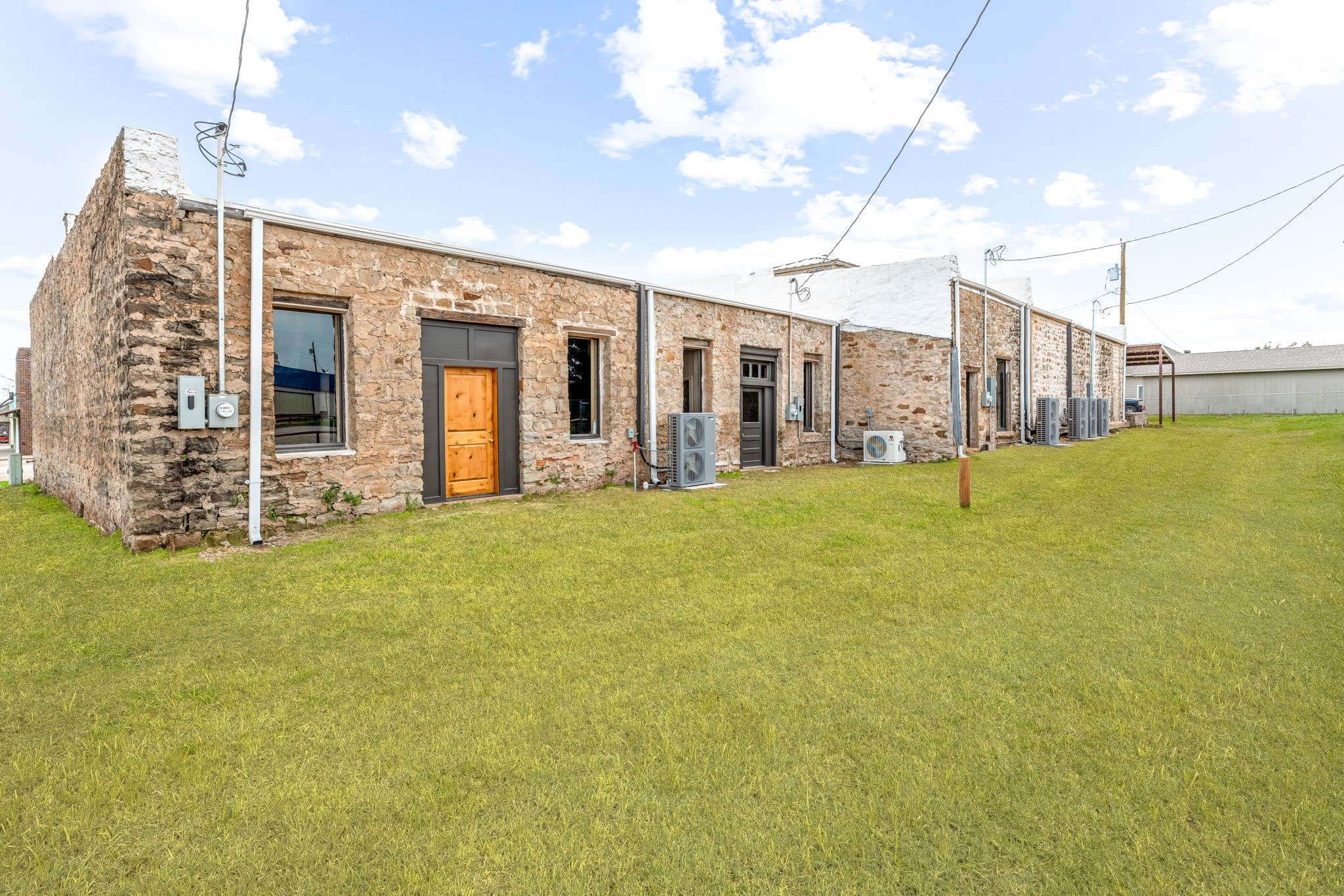 104 S Kickapoo Street 200