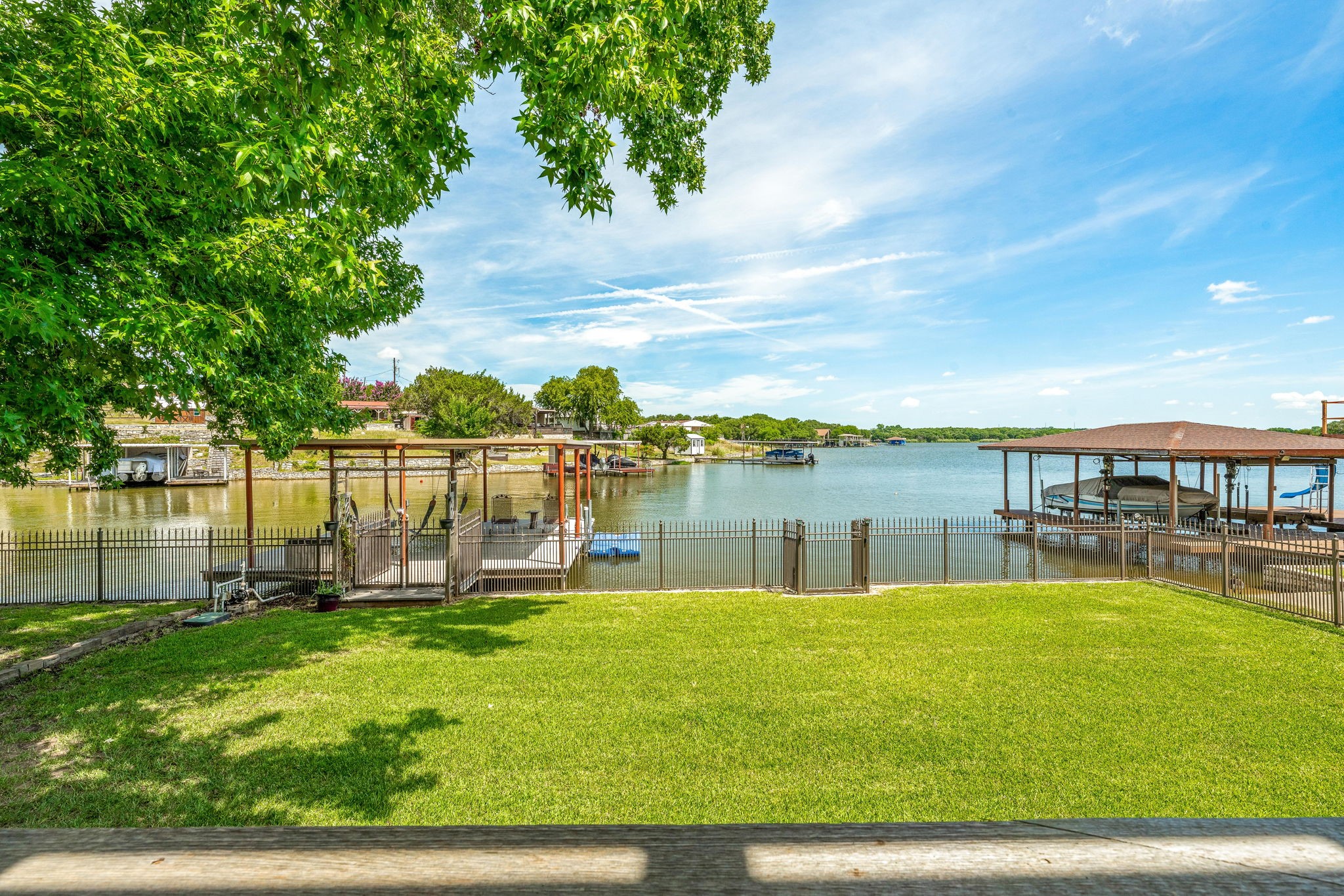 3245 Lakeside Drive