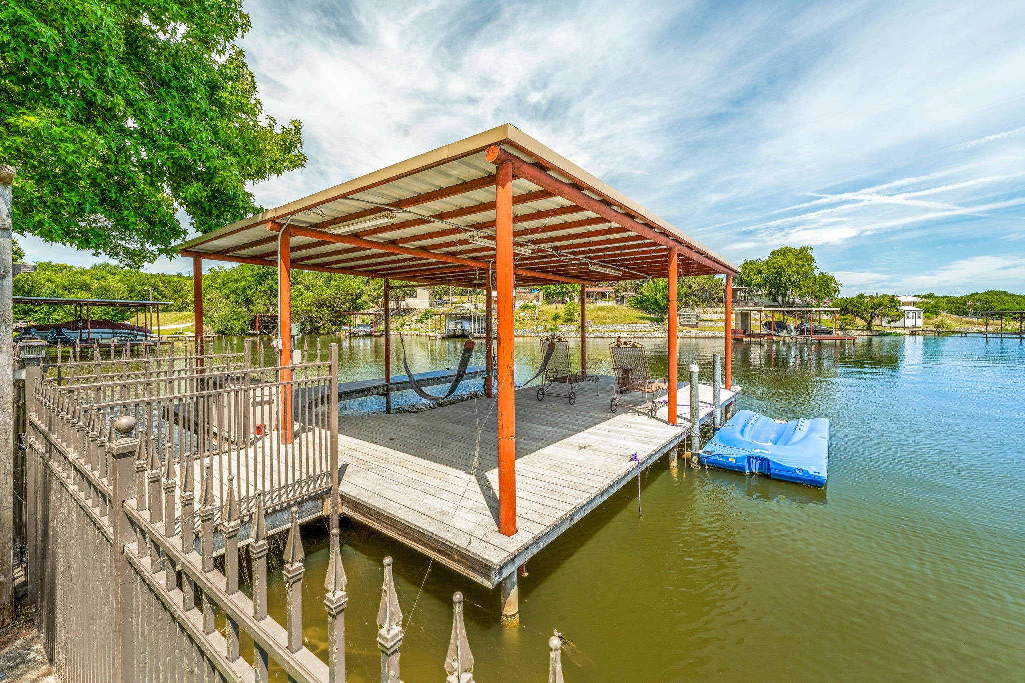 3245 Lakeside Drive
