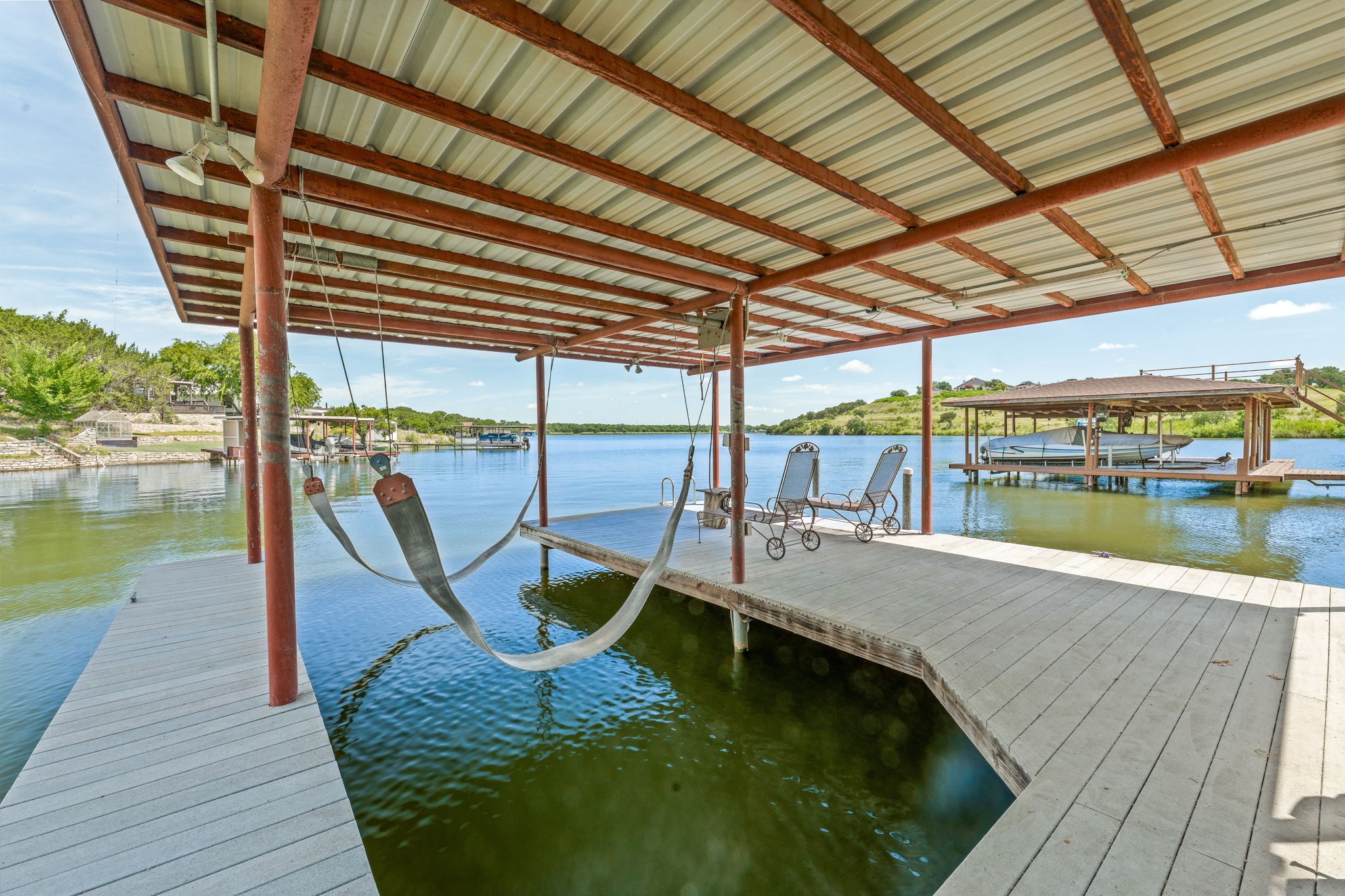 3245 Lakeside Drive