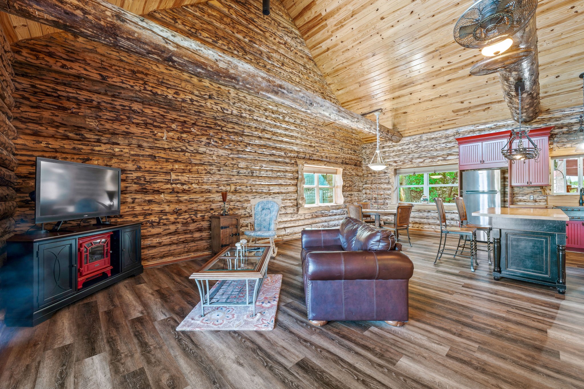 3245 Lakeside Drive