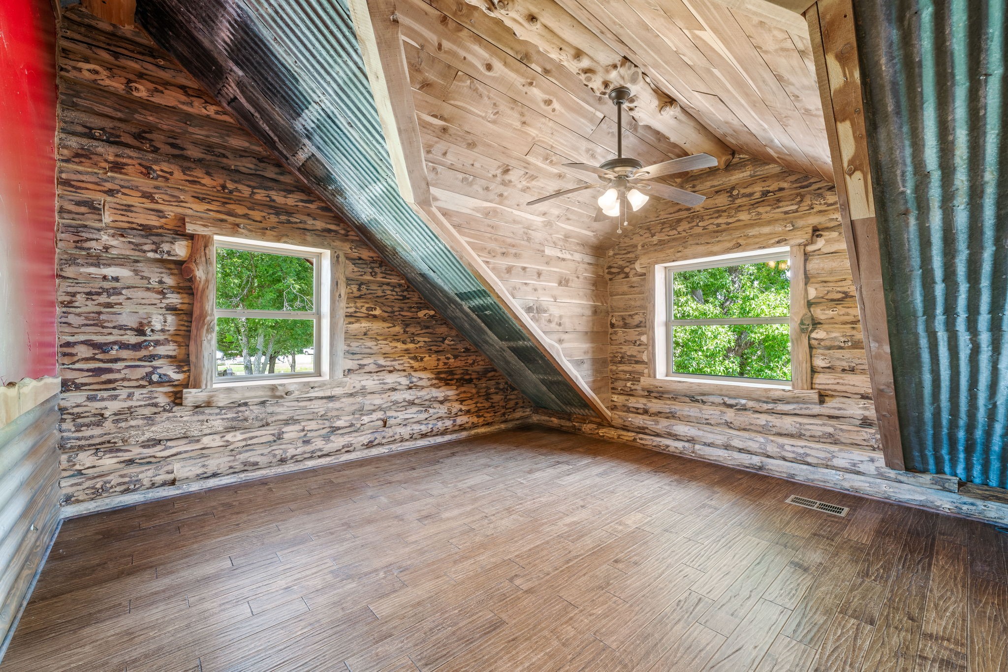 3245 Lakeside Drive