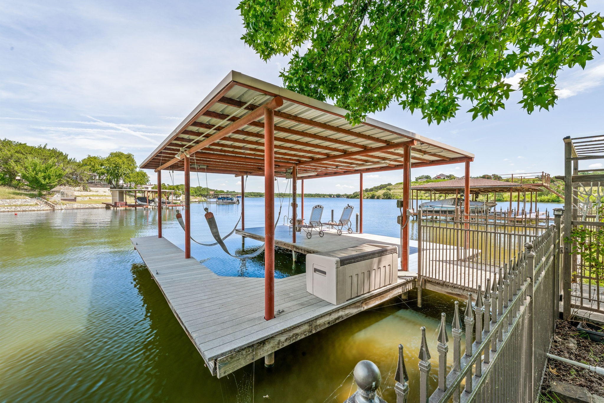 3245 Lakeside Drive