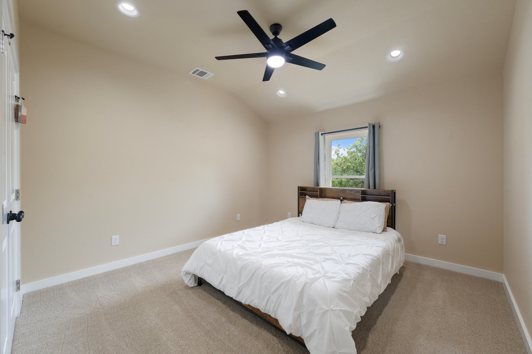 5977 N Fm 129