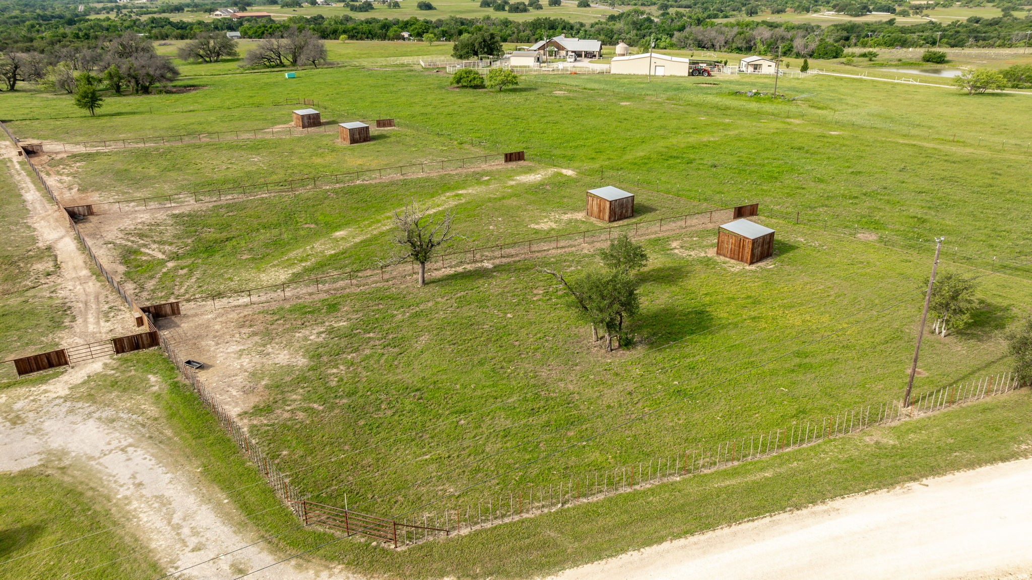 570 Private Road 1562