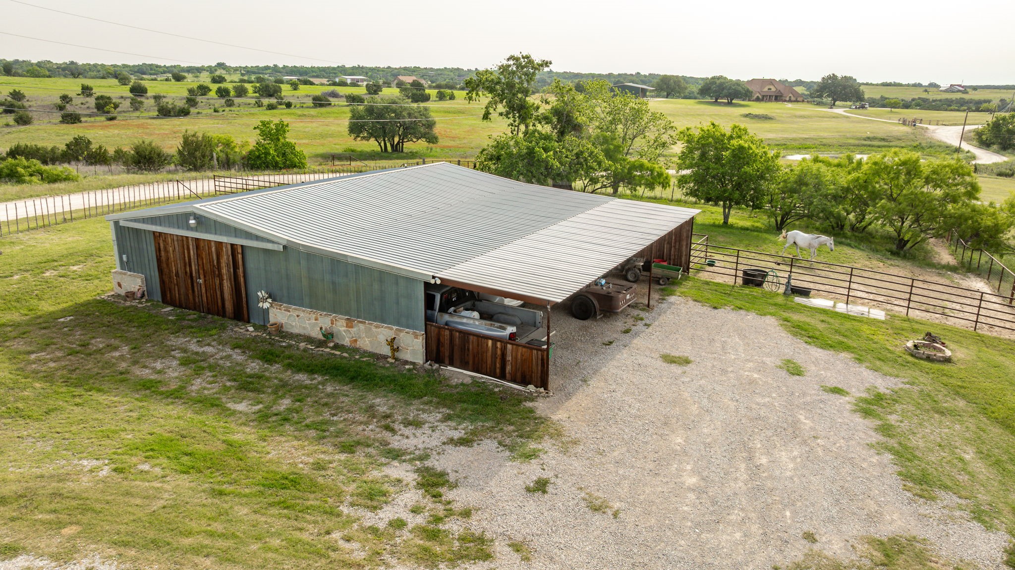 570 Private Road 1562