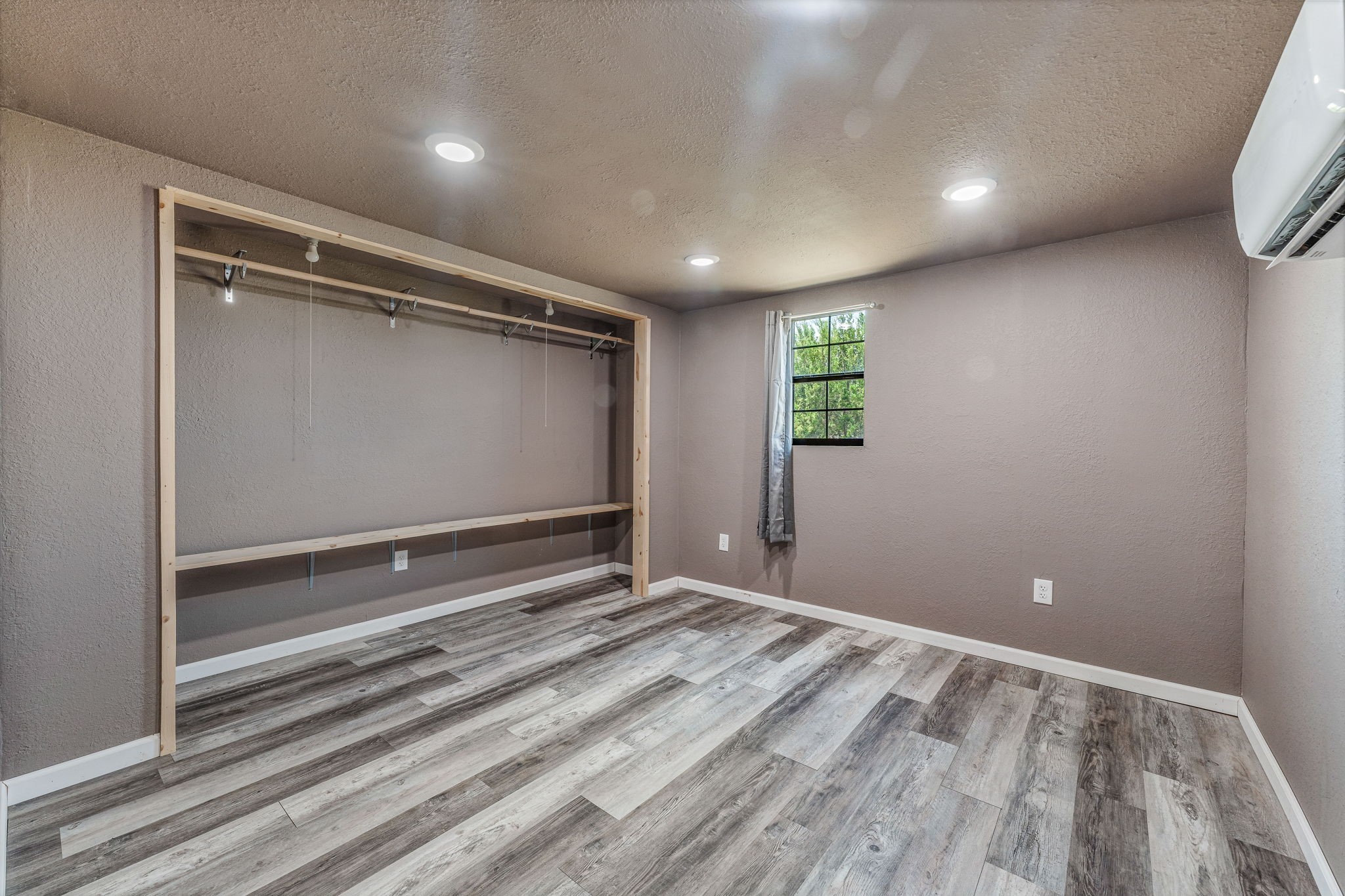 4470 Farm Road 219
