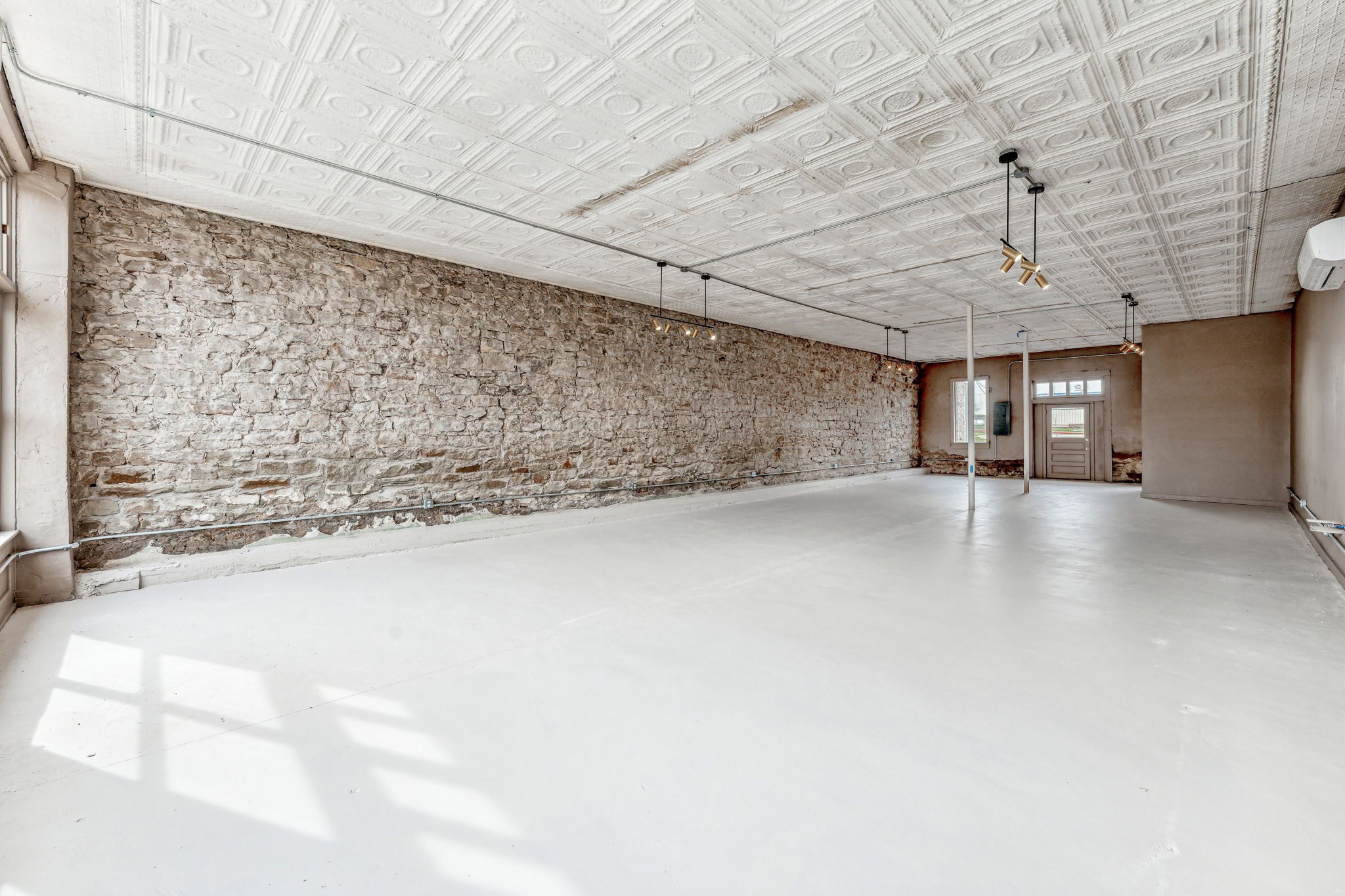 100 S Kickapoo Street 101