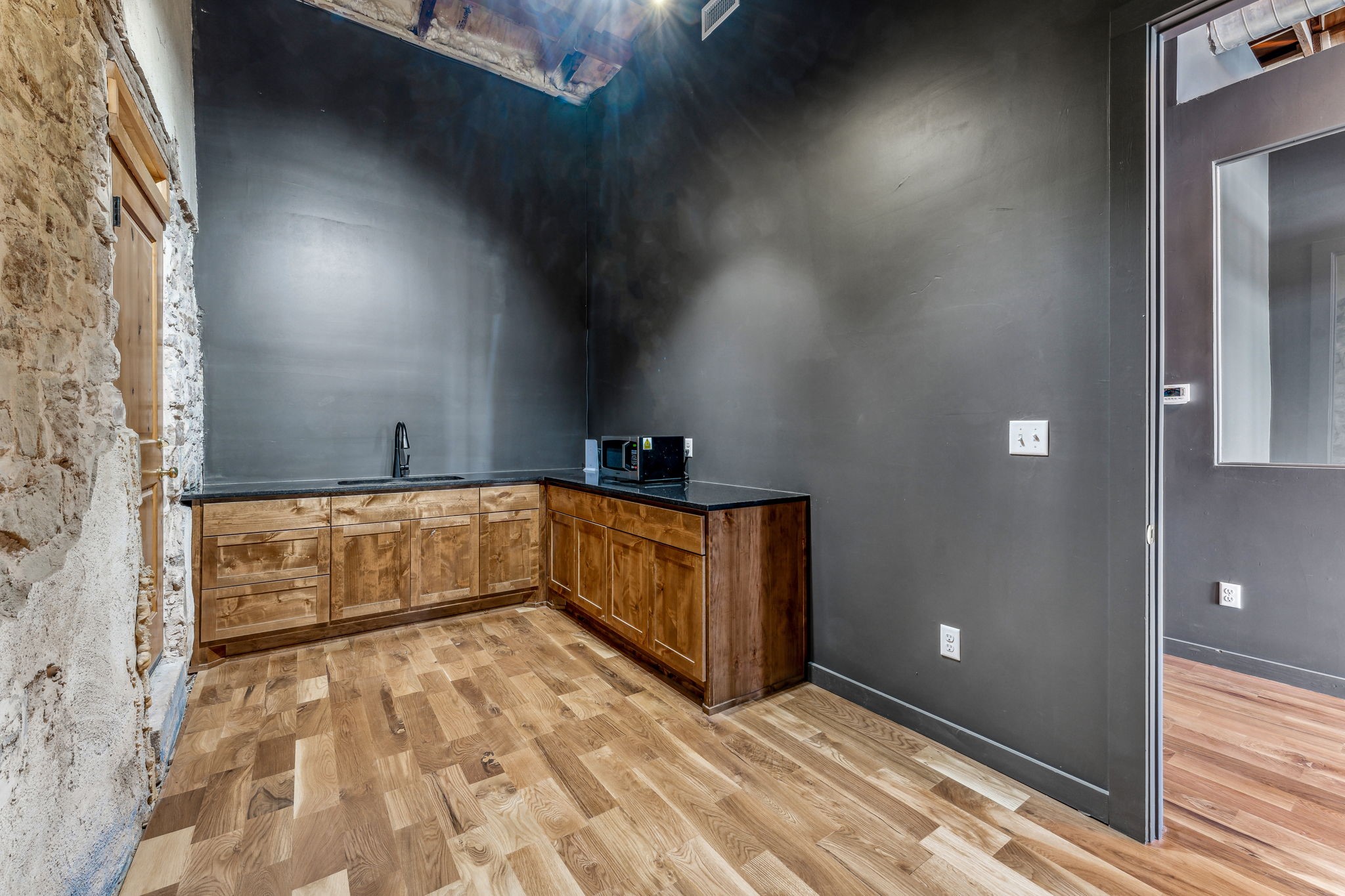 104 S Kickapoo Street 201