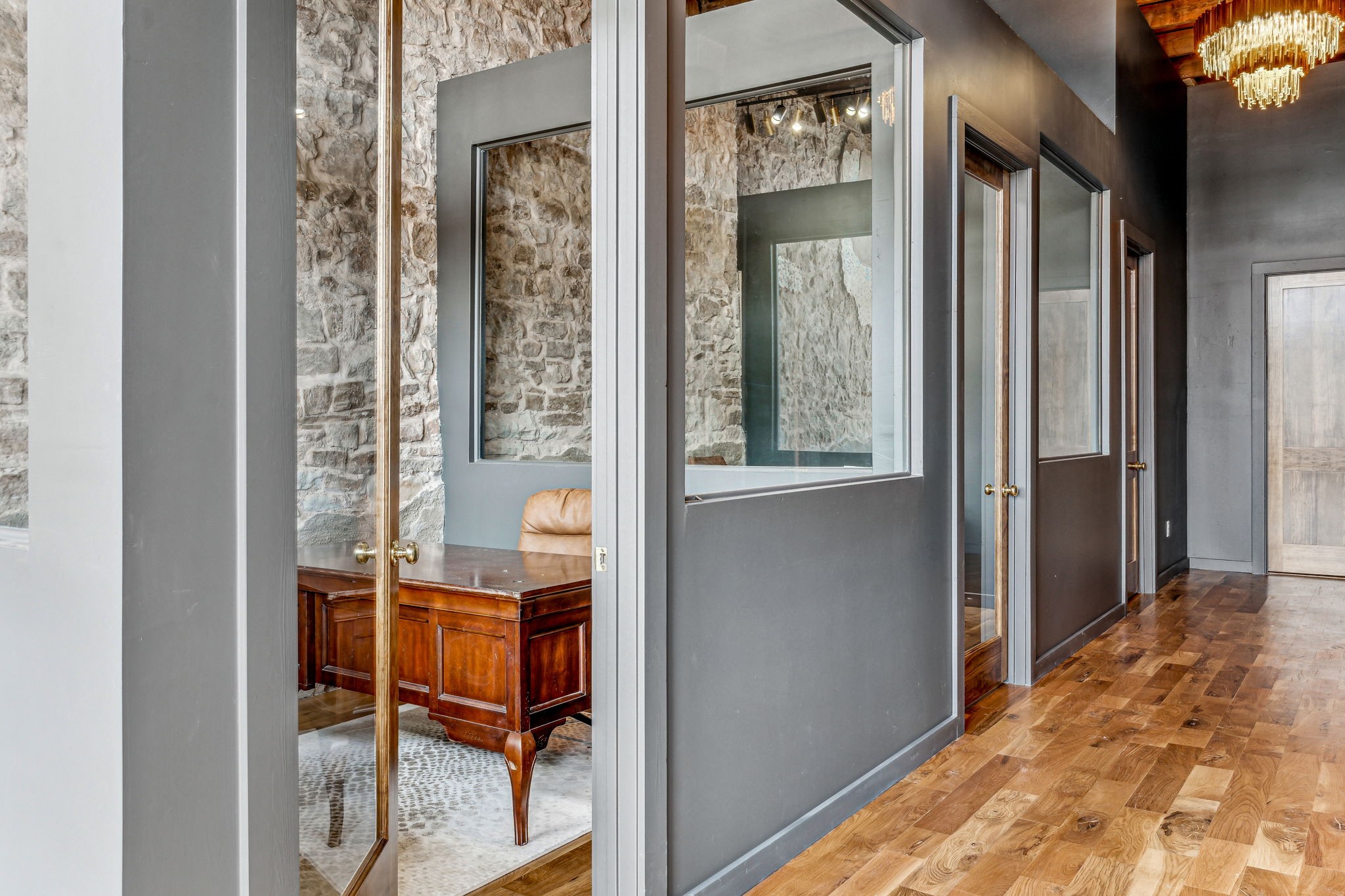 104 S Kickapoo Street 201