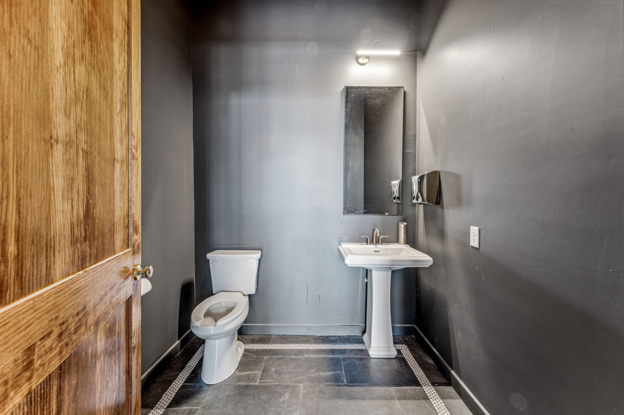 104 S Kickapoo Street 201