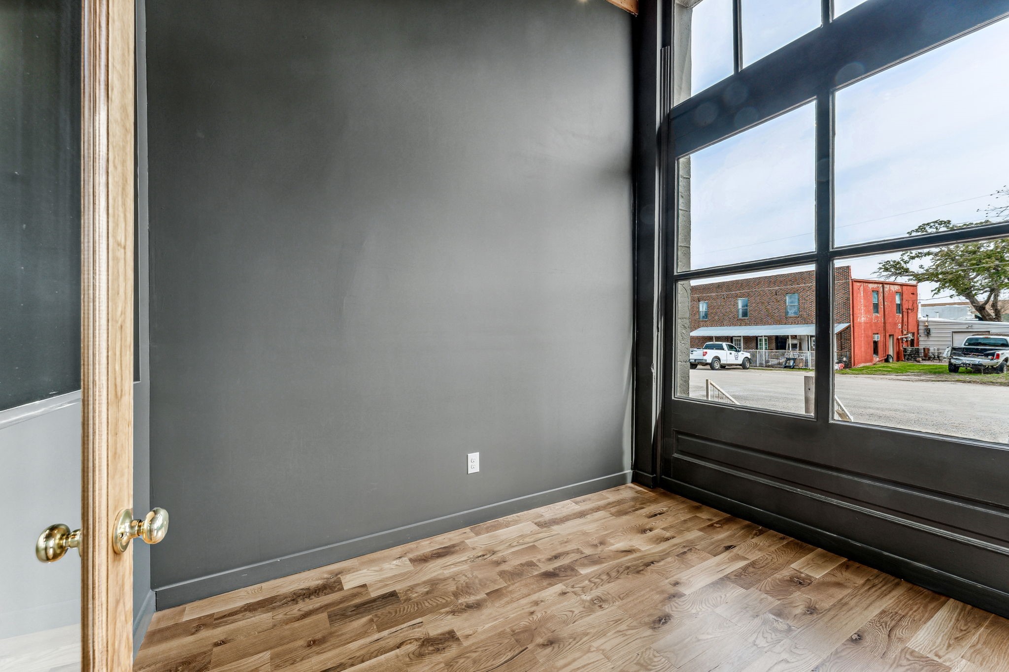 104 S Kickapoo Street 201