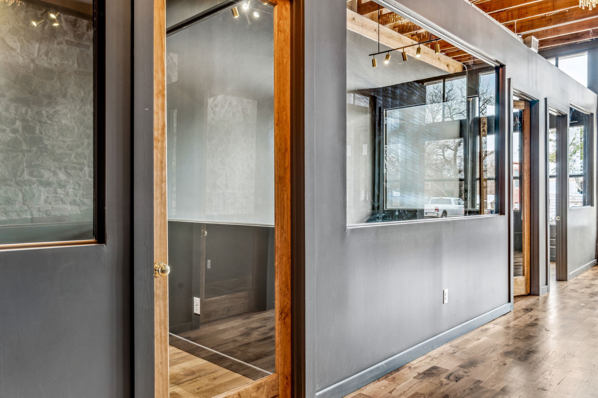 104 S Kickapoo Street 201