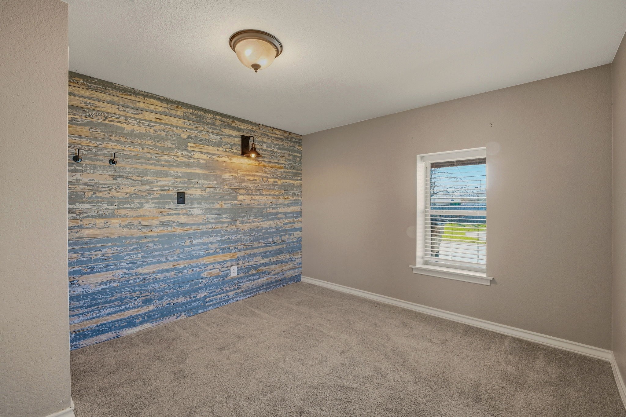 405 S Hannaford Street