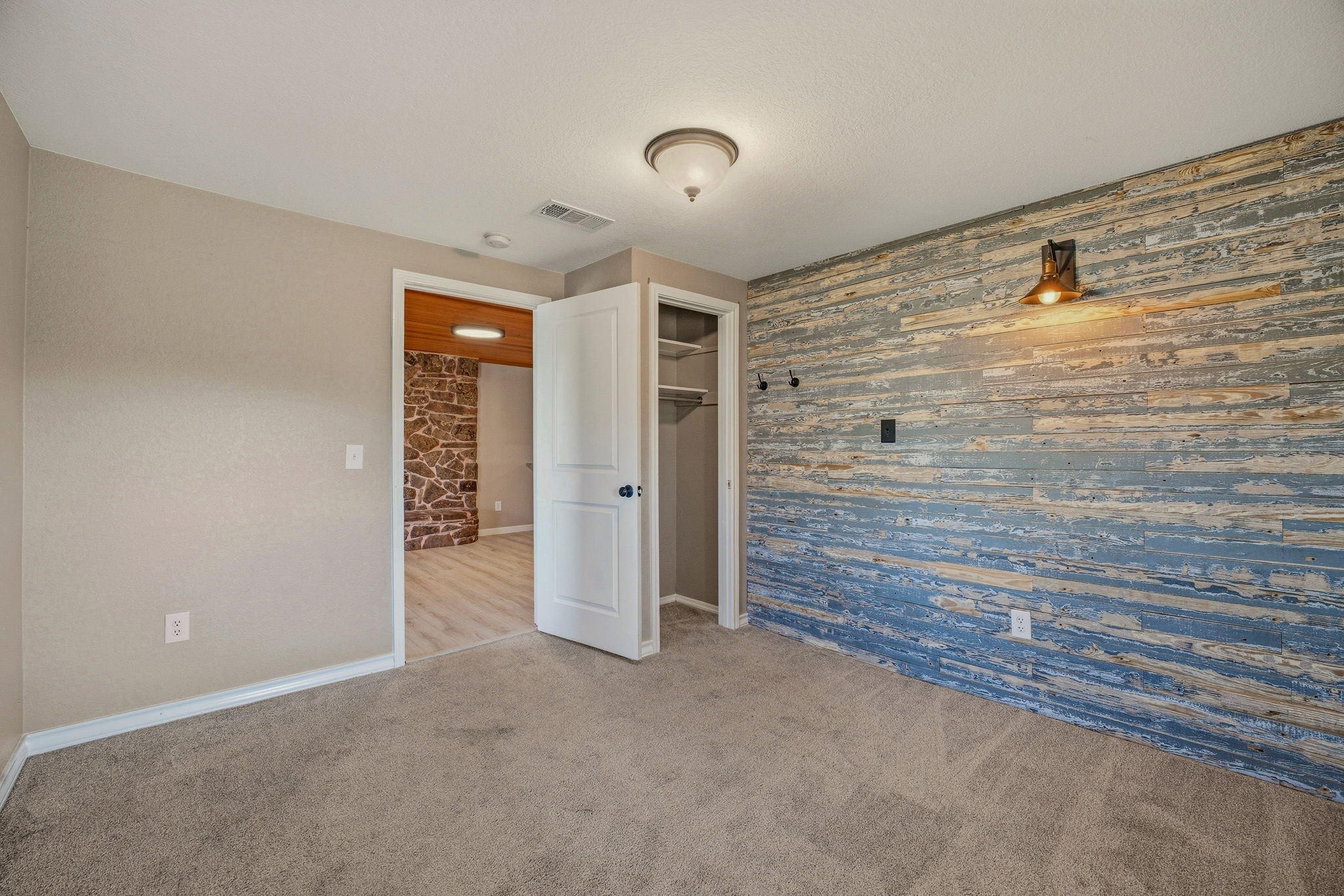 405 S Hannaford Street