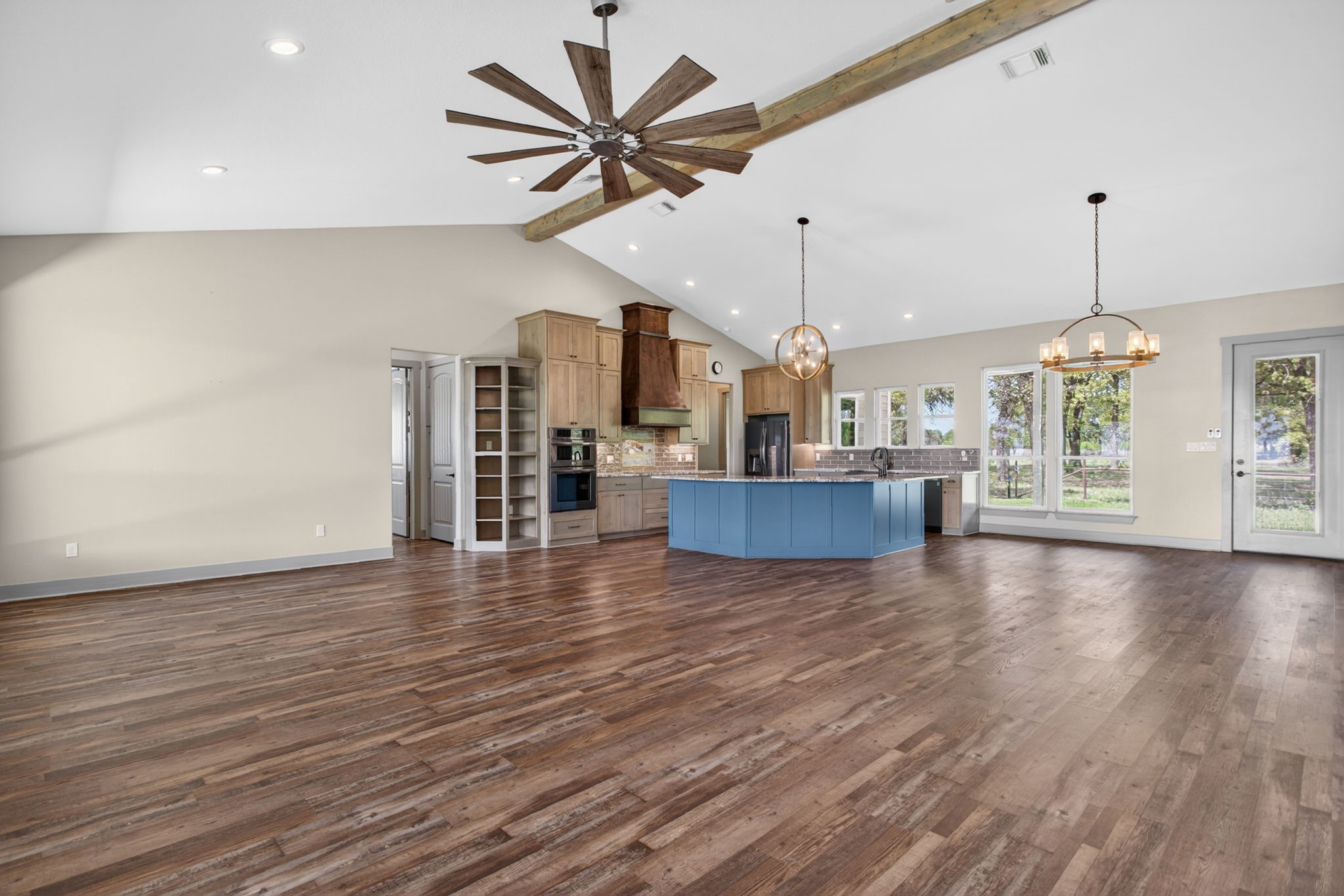 990 Doss Road